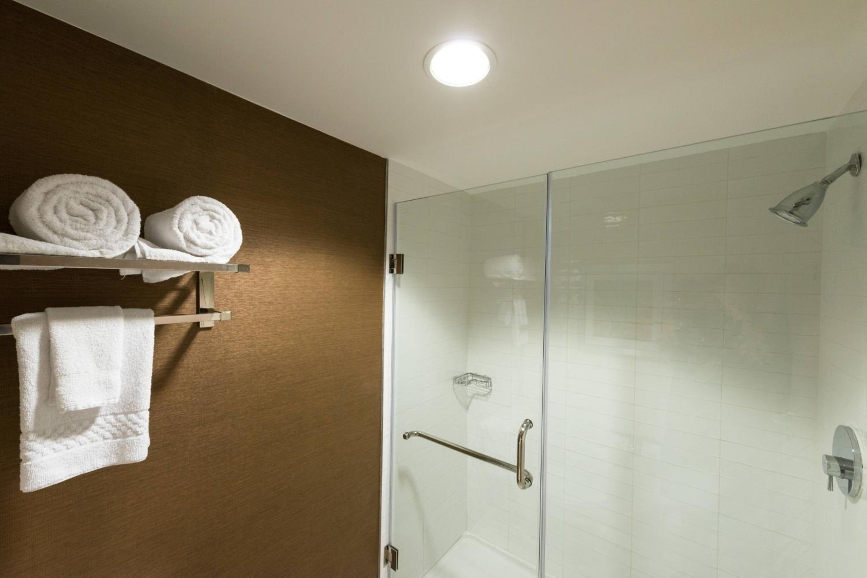 Junior King Suite