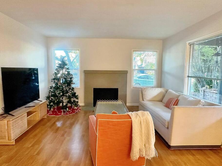 Two-Bedroom House photo 2