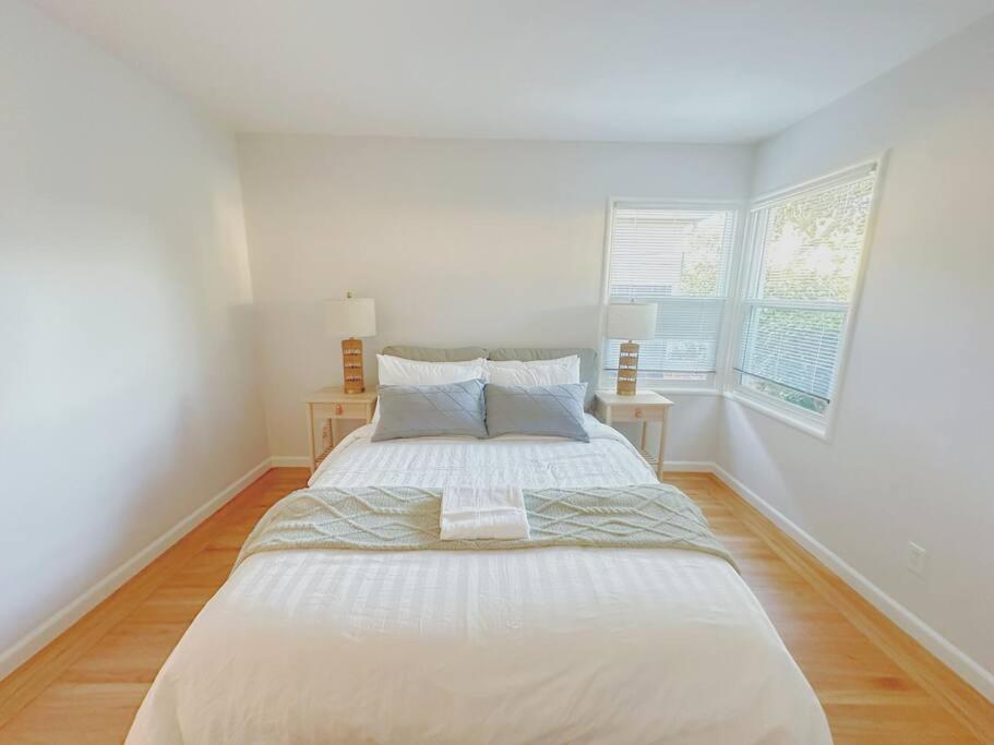 Two-Bedroom House photo 3