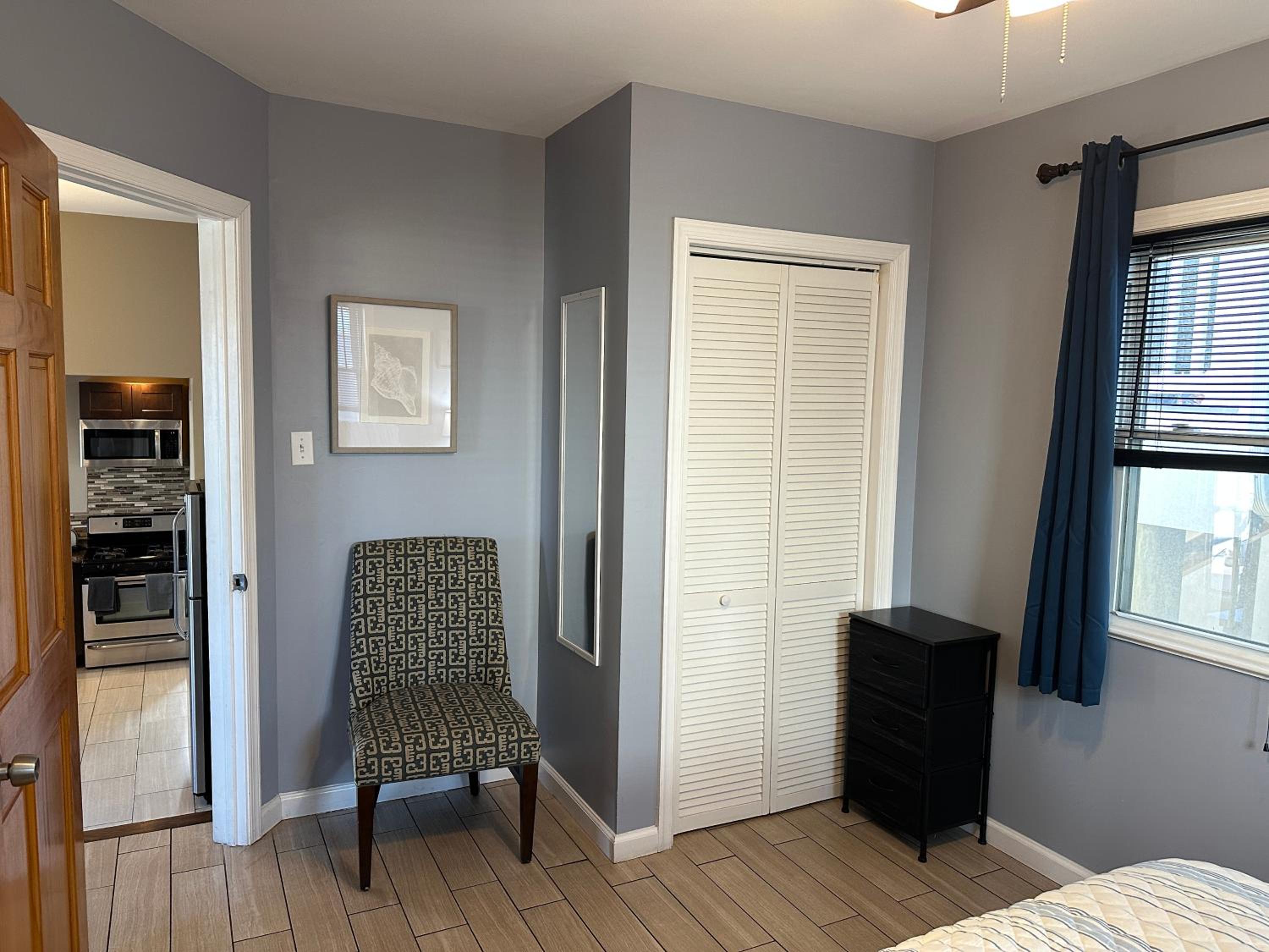 Two-Bedroom House - Photo 4