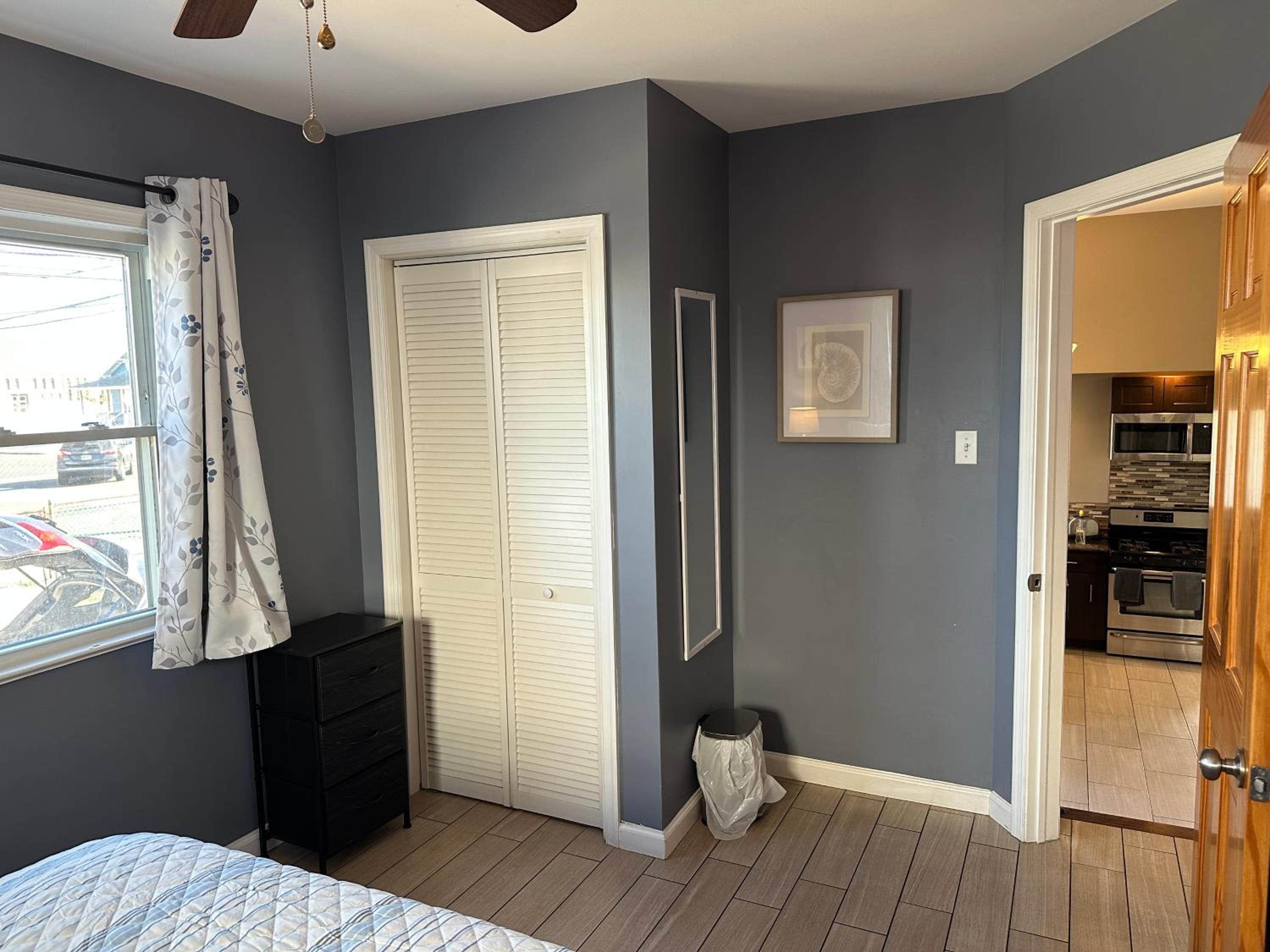 Two-Bedroom House - Photo 2