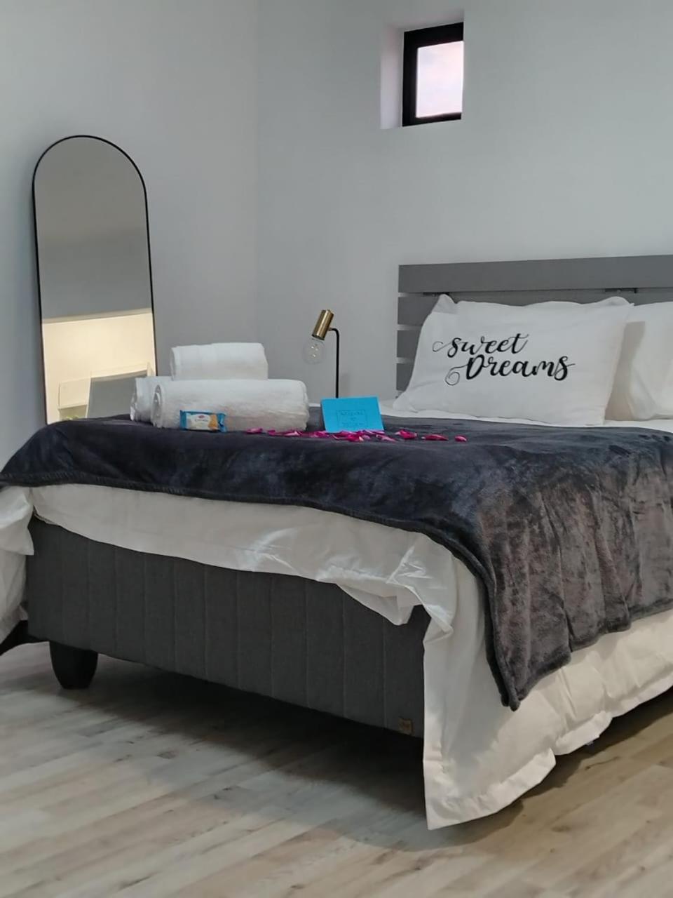 Three-Bedroom Villa photo 1