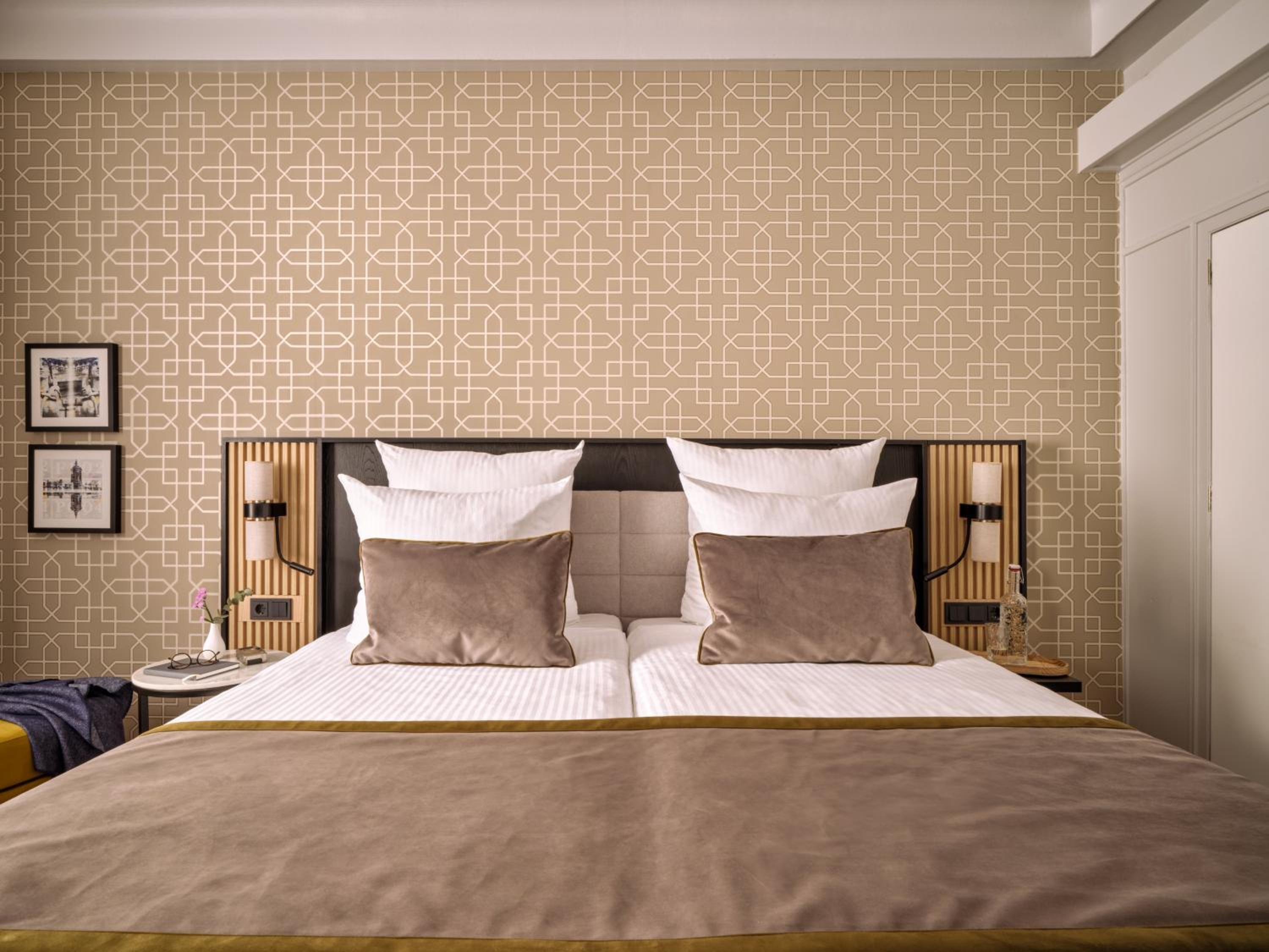 Executive Twin Room - Photo 3