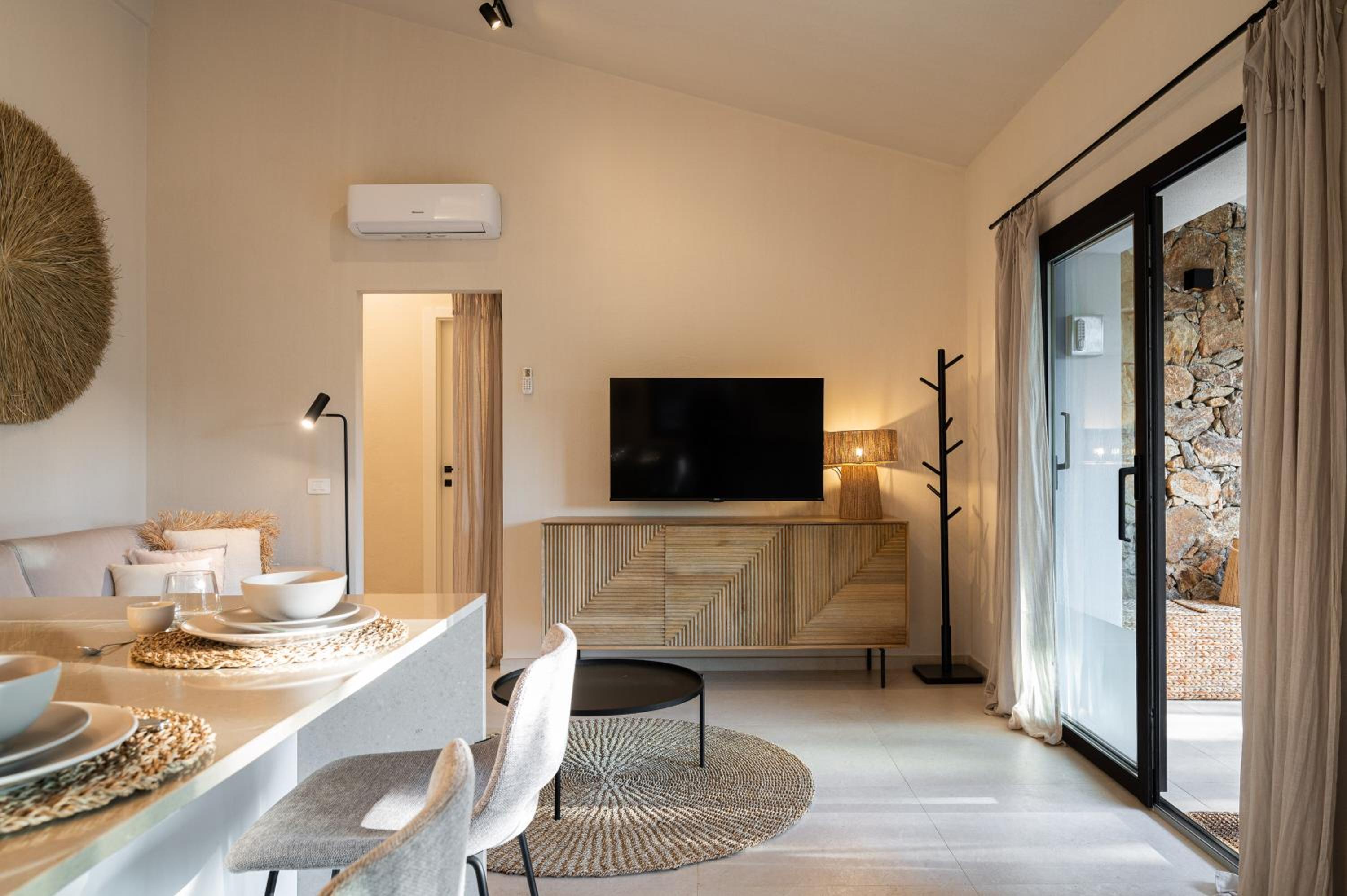 Three-Bedroom Villa photo 1