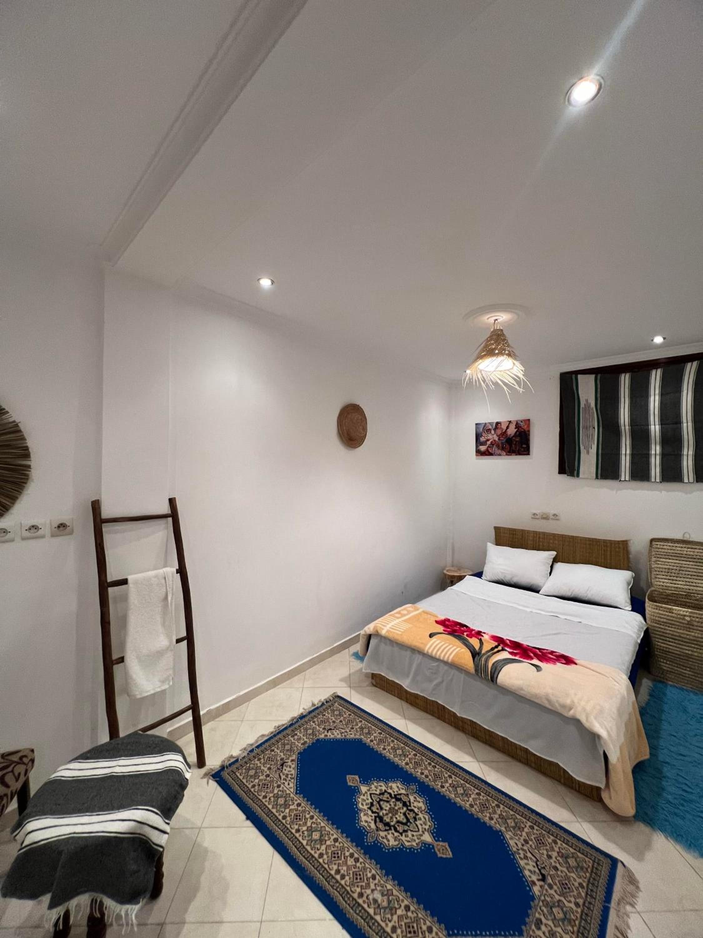 Double Room With Shared Bathroom photo 2