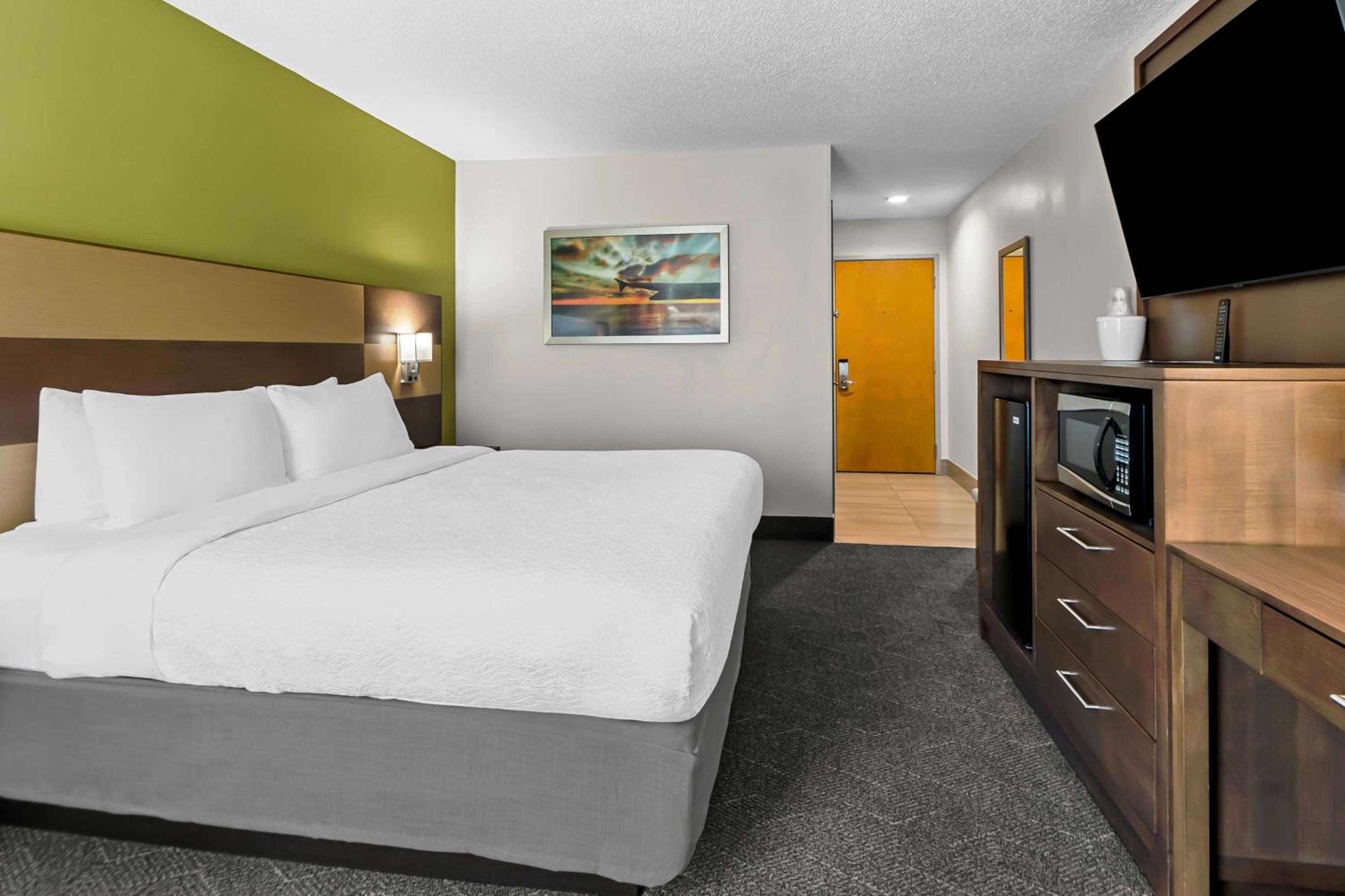 King Room - Non-Smoking - Photo 2