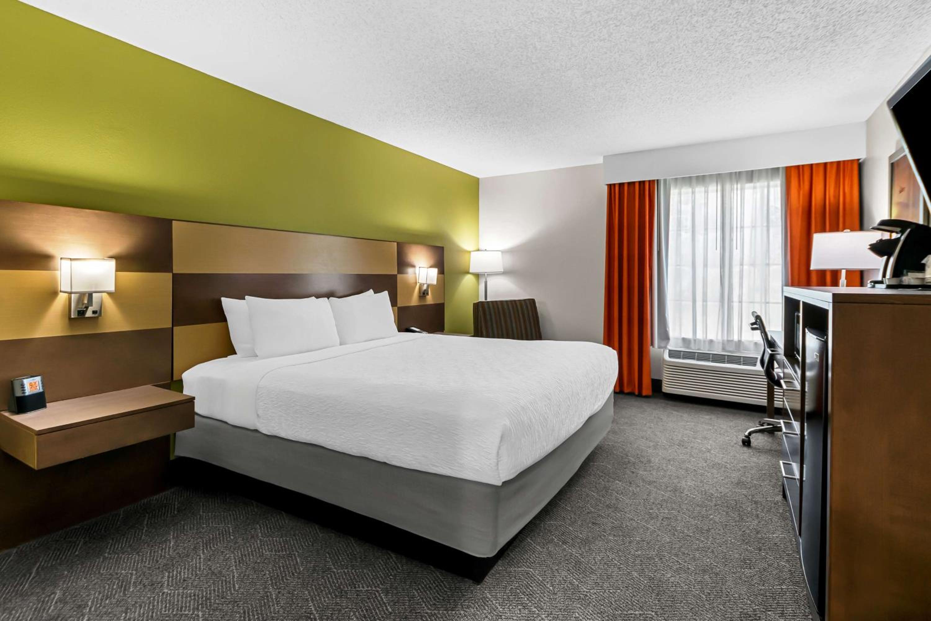 King Room - Disability Access/Non-Smoking - Photo 1