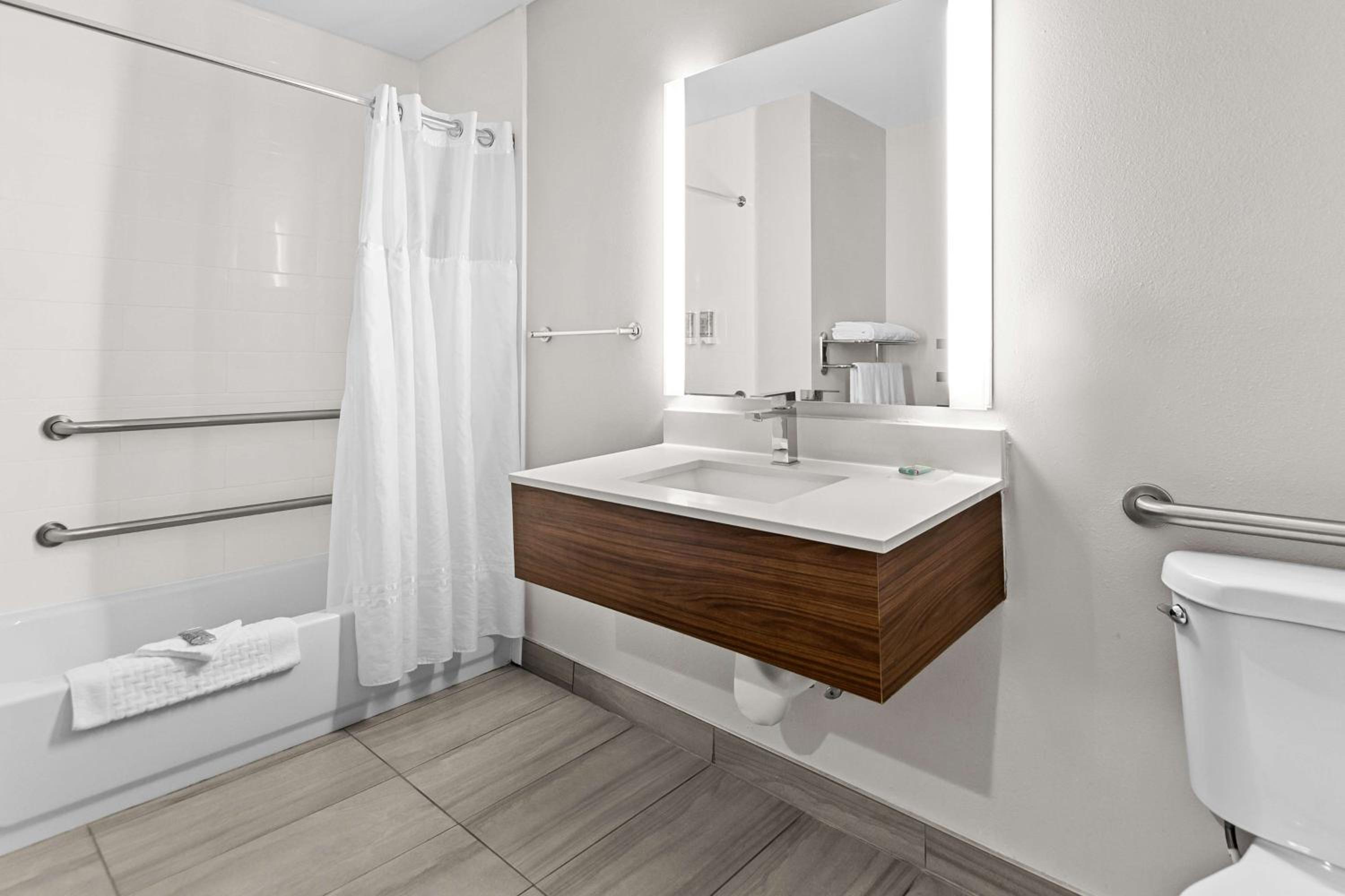 King Room - Disability Access - Photo 2