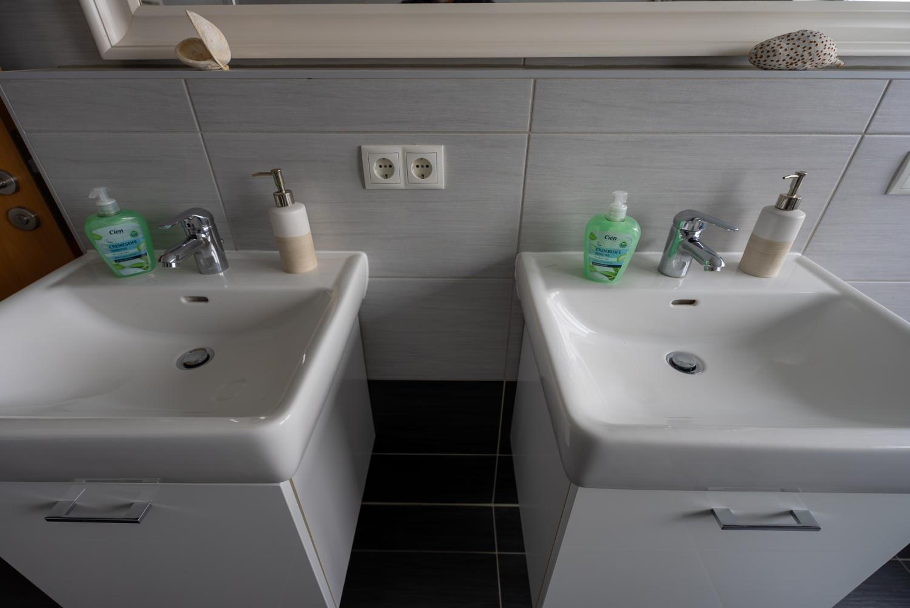 Deluxe Double Or Twin Room With Balcony photo 3