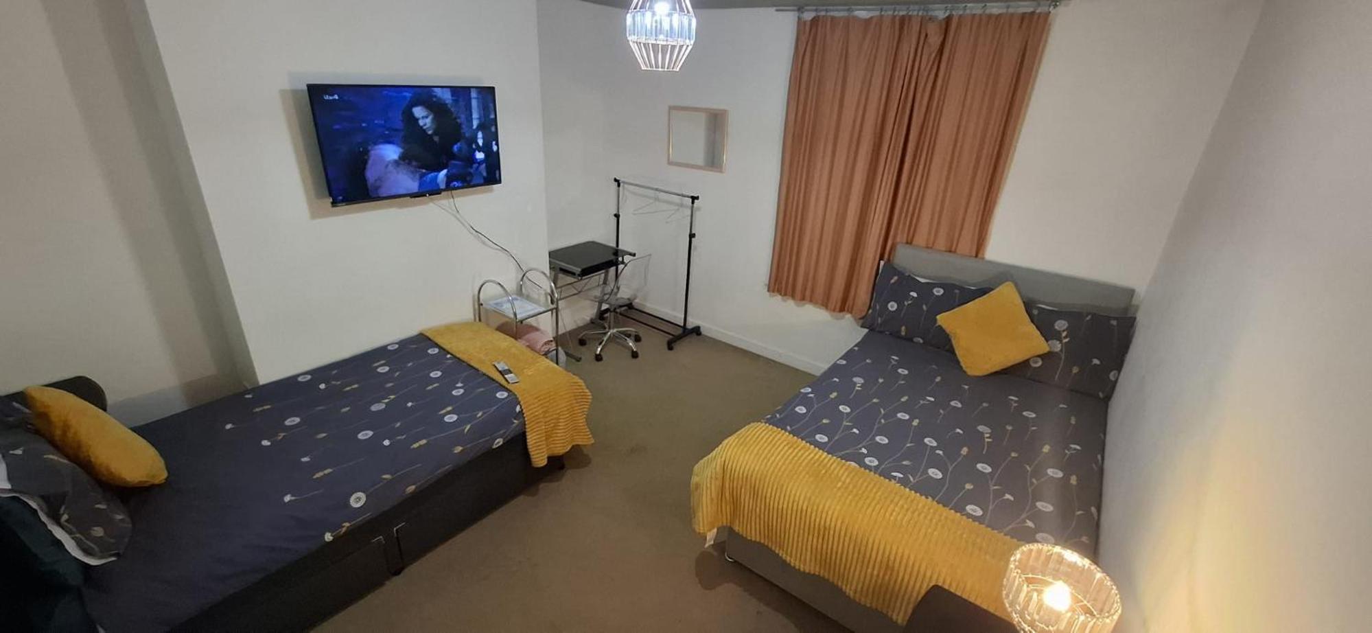 Room Three  - Photo 1