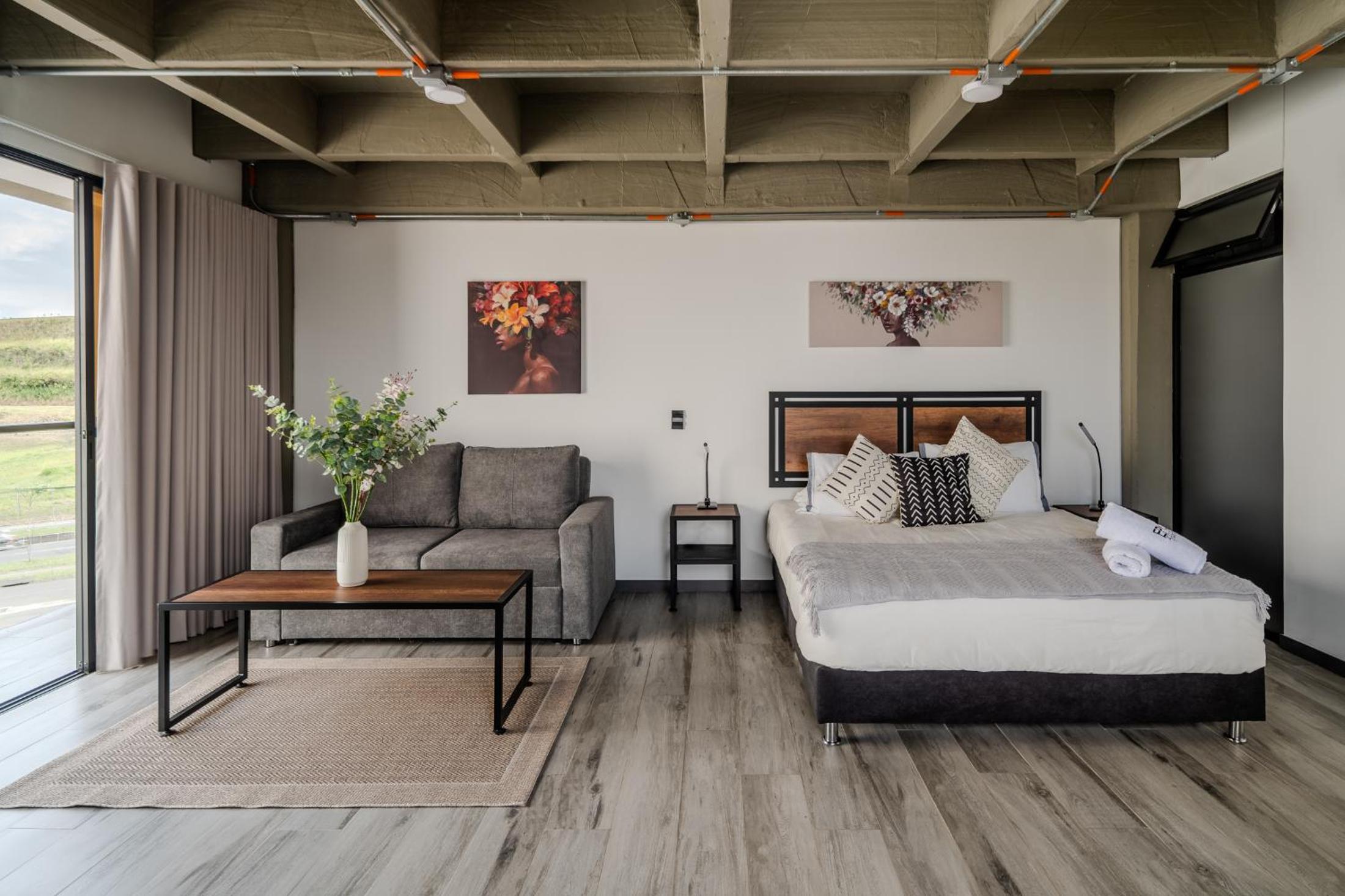 Deluxe Apartment