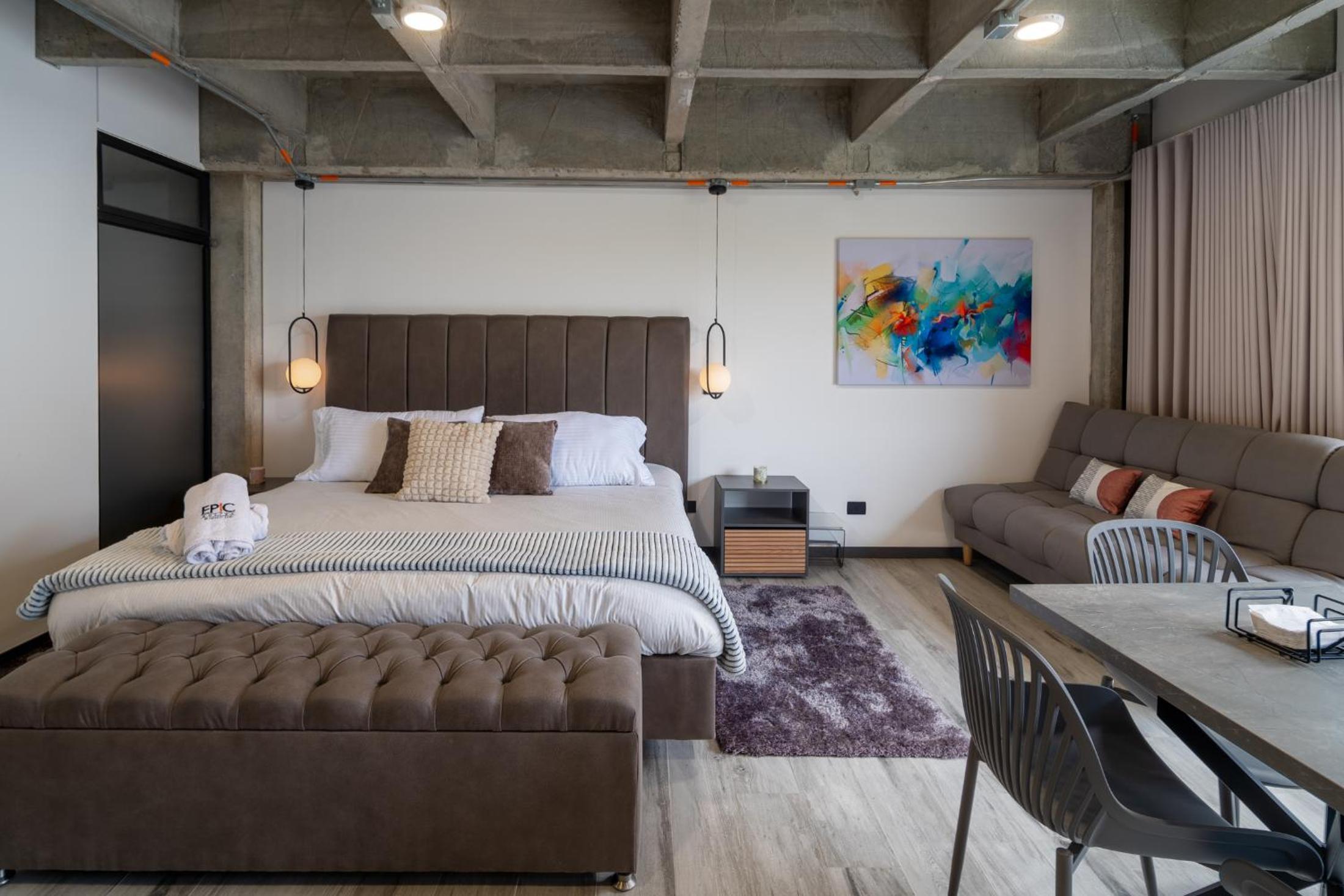 Deluxe Apartment