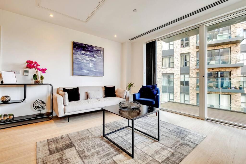 Three-Bedroom Apartment photo 1