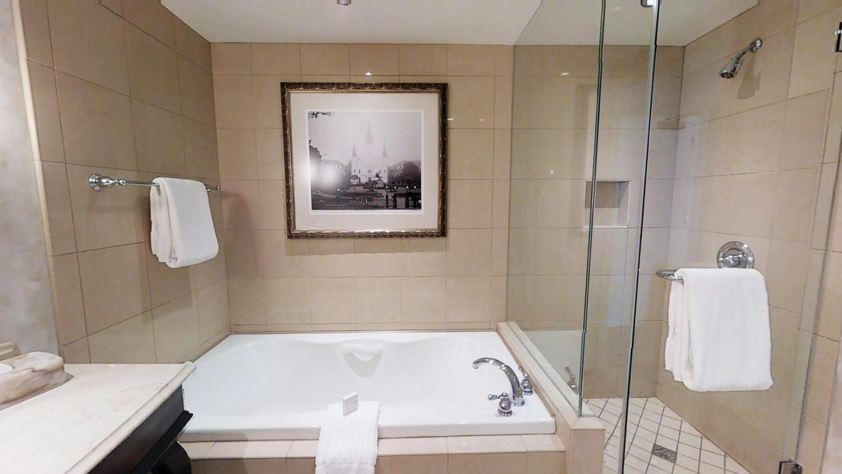 Harrah'S Premium Room, 1 King, River View - Photo 3