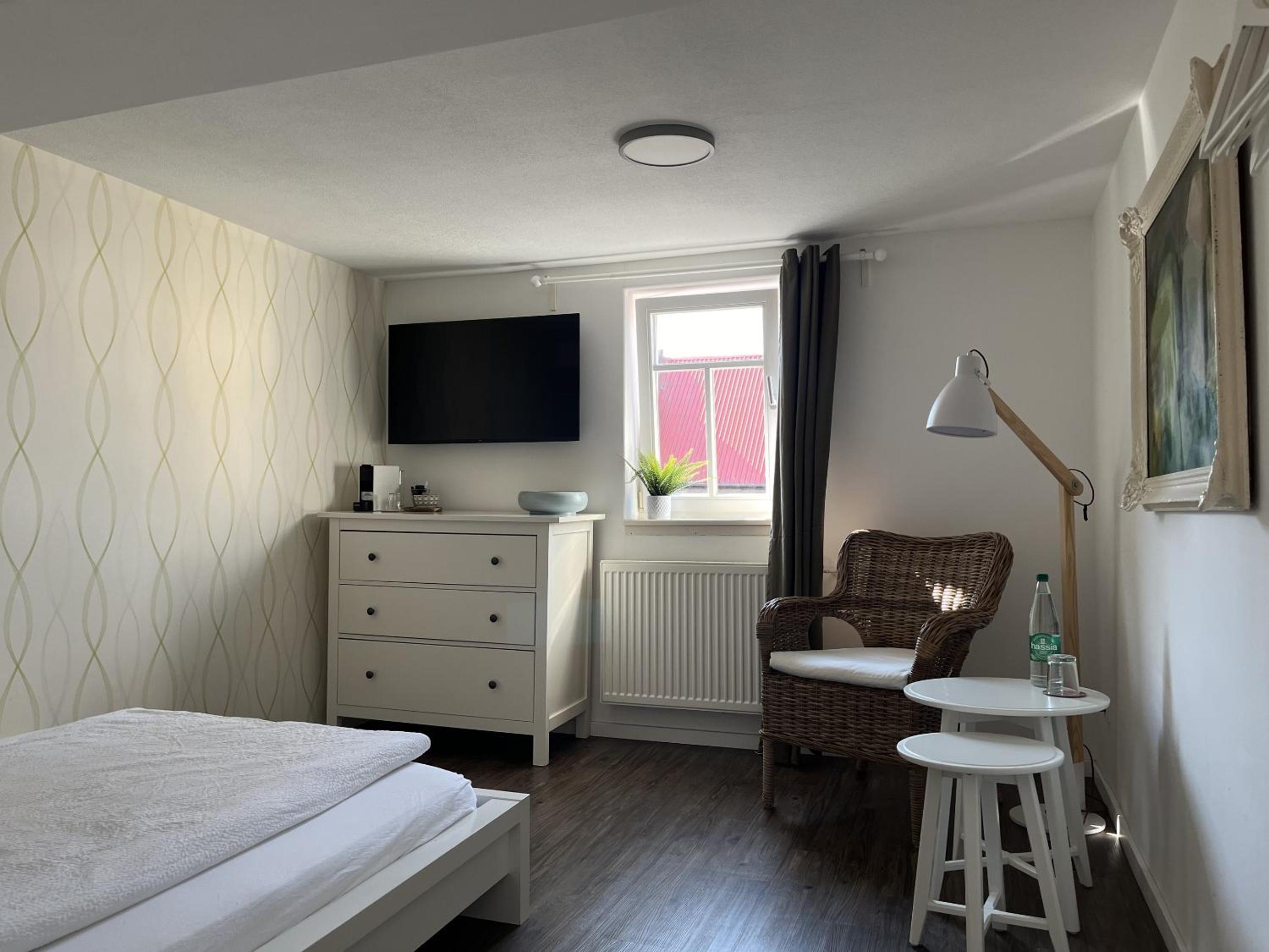 Small Single Room photo 2