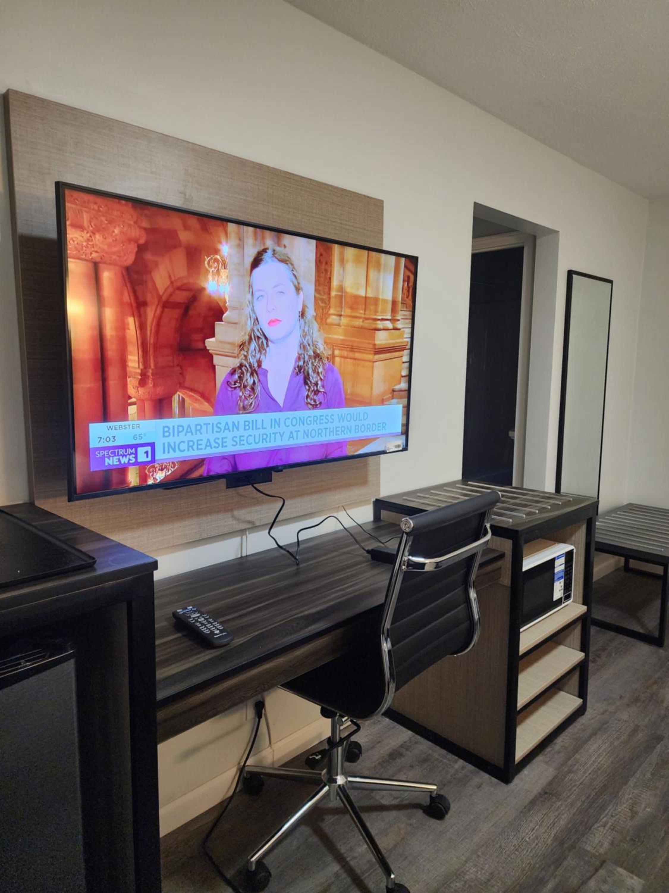 Queen Room photo 1