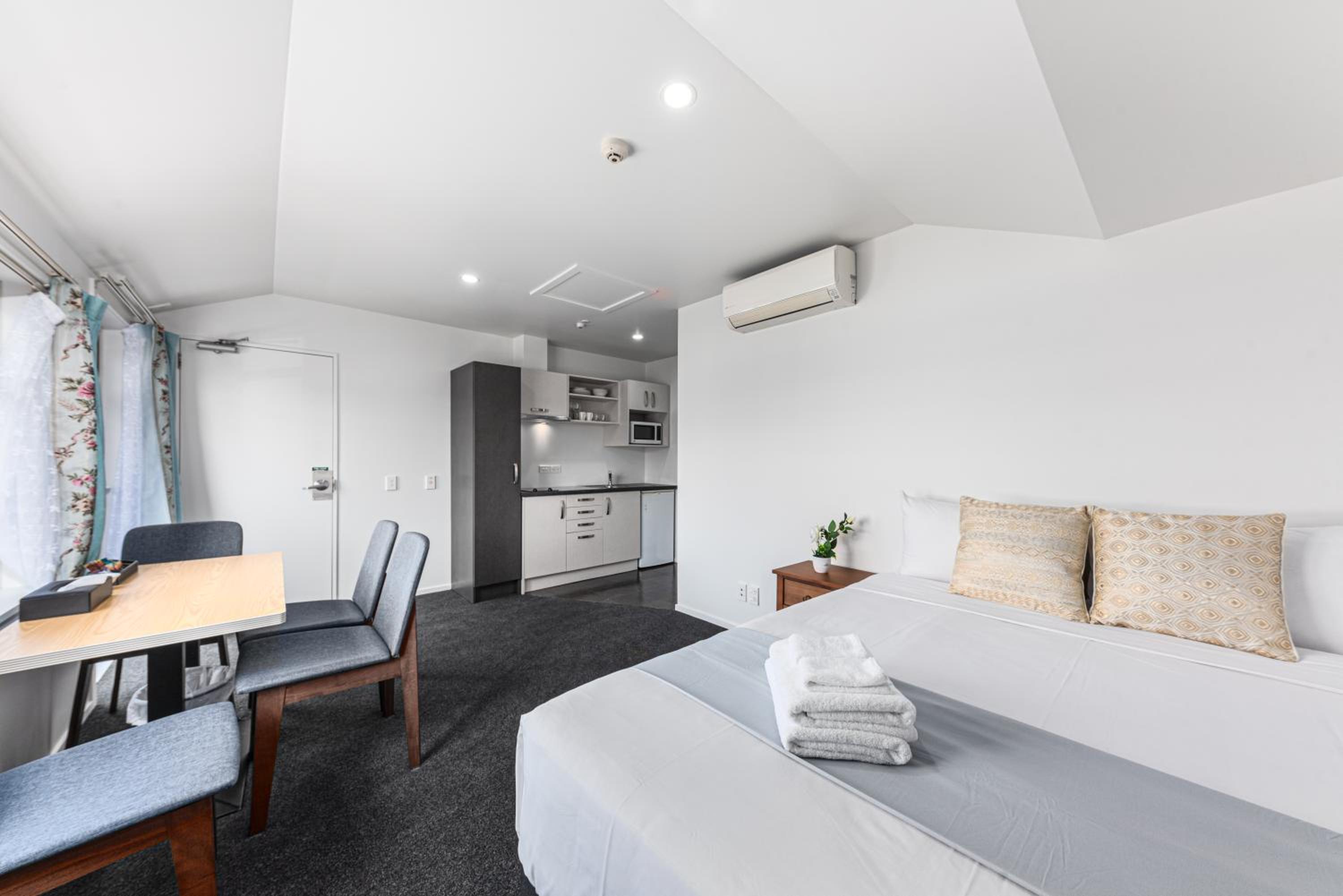 One-Bedroom Family Apartment photo 3