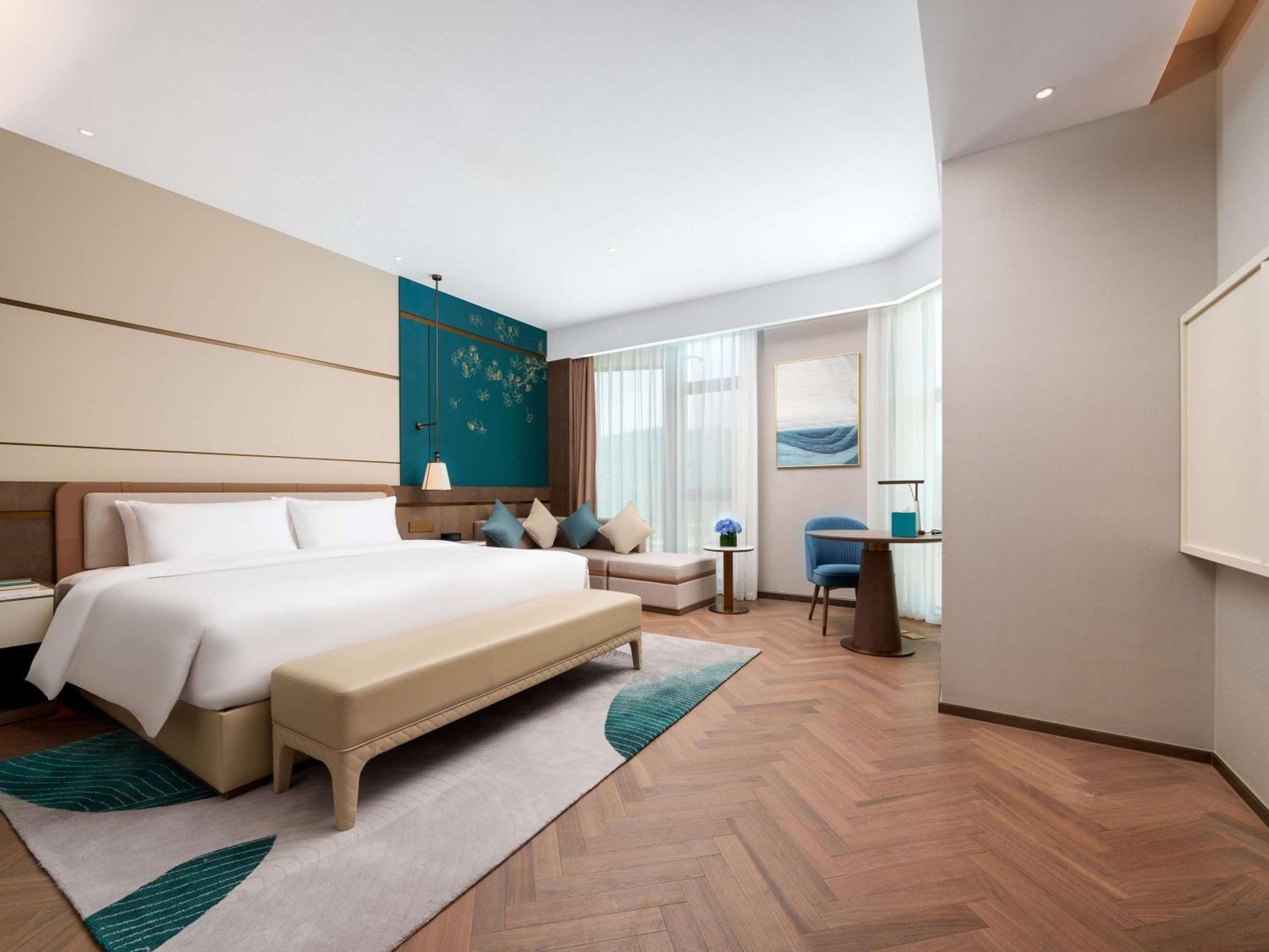 Deluxe King Room