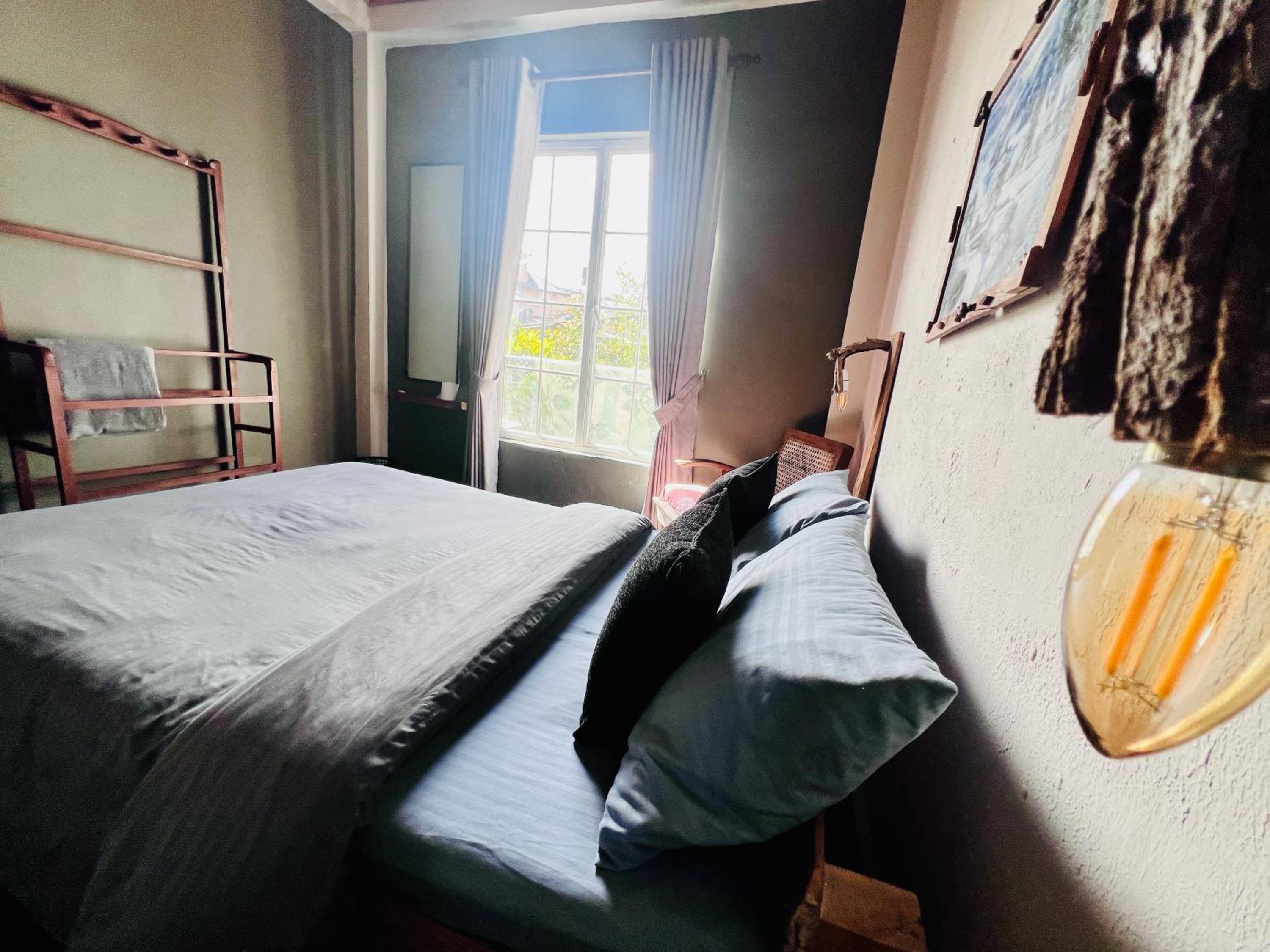 Double Room with Shared Bathroom photo 2