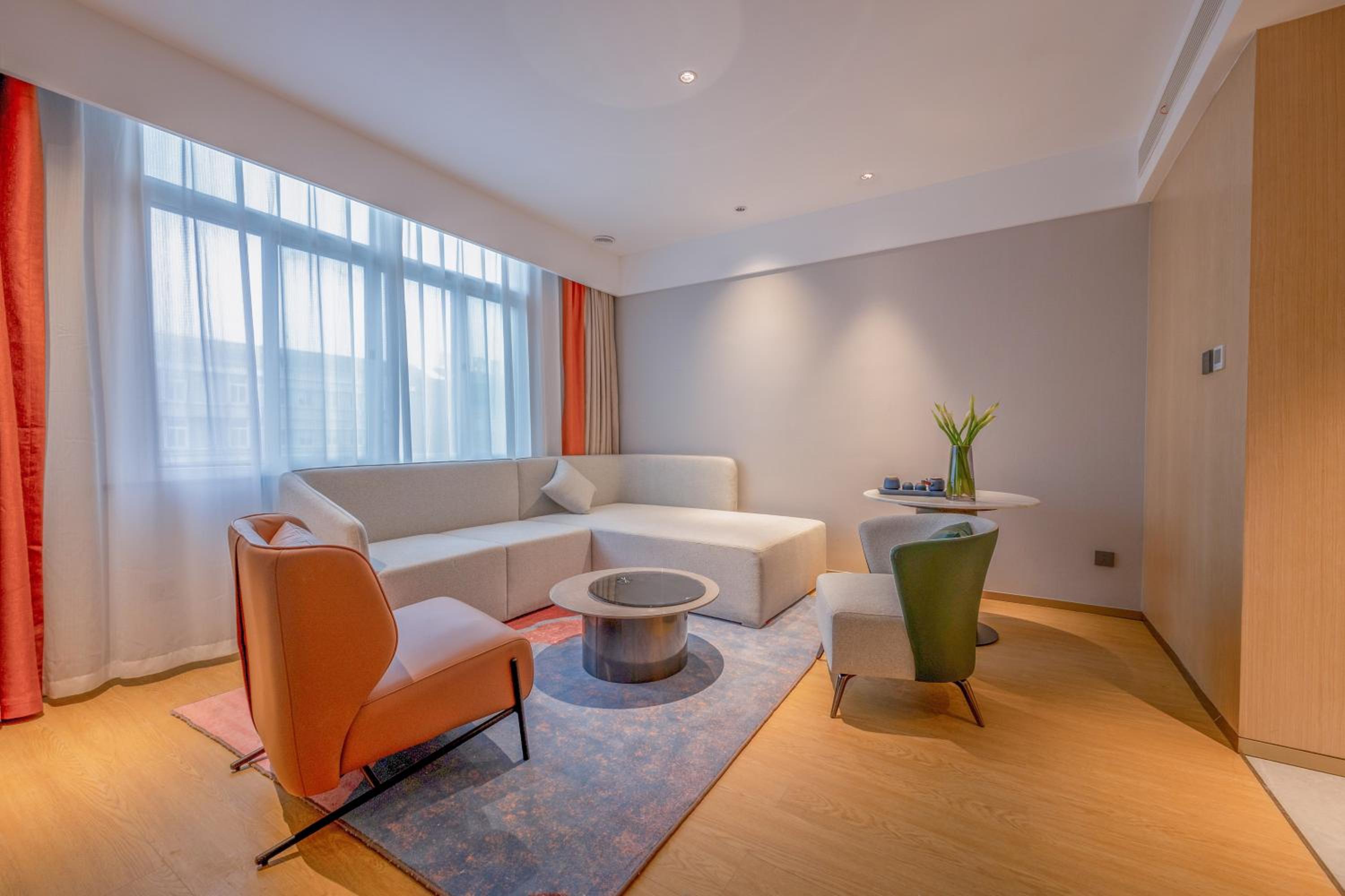 One-Bedroom Suite photo 3