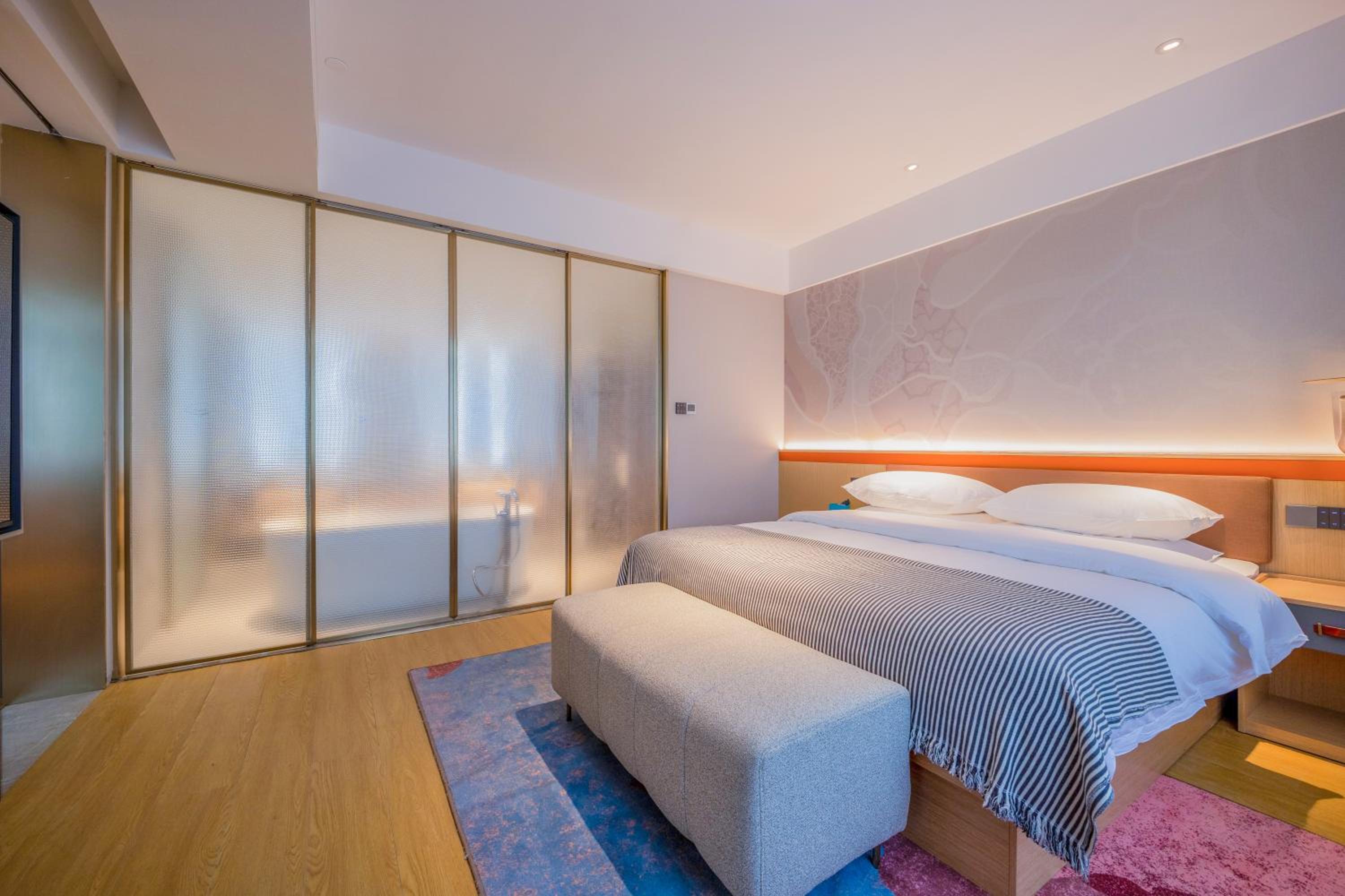 One-Bedroom Suite photo 2