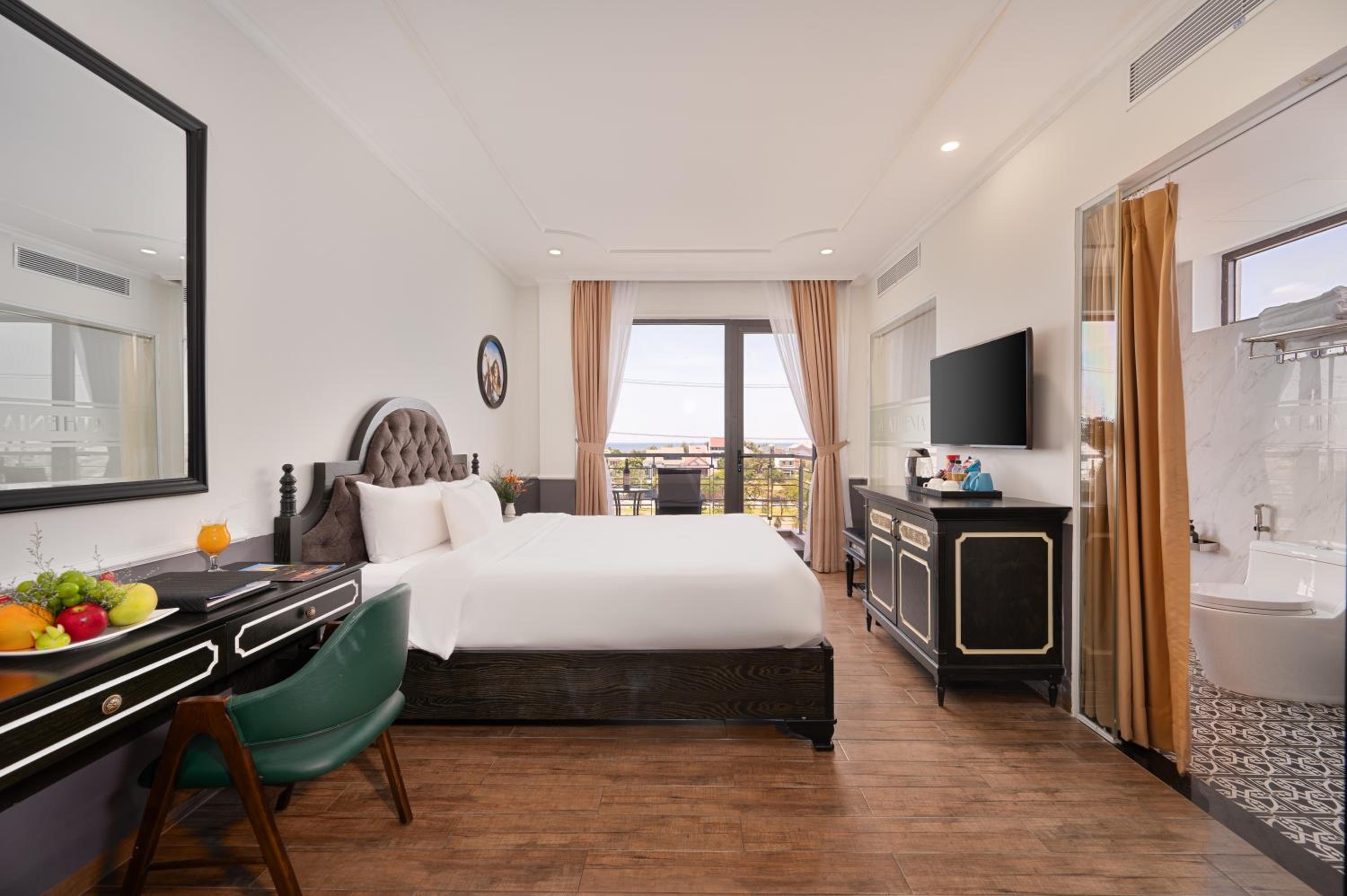 Junior Suite with Balcony photo 1