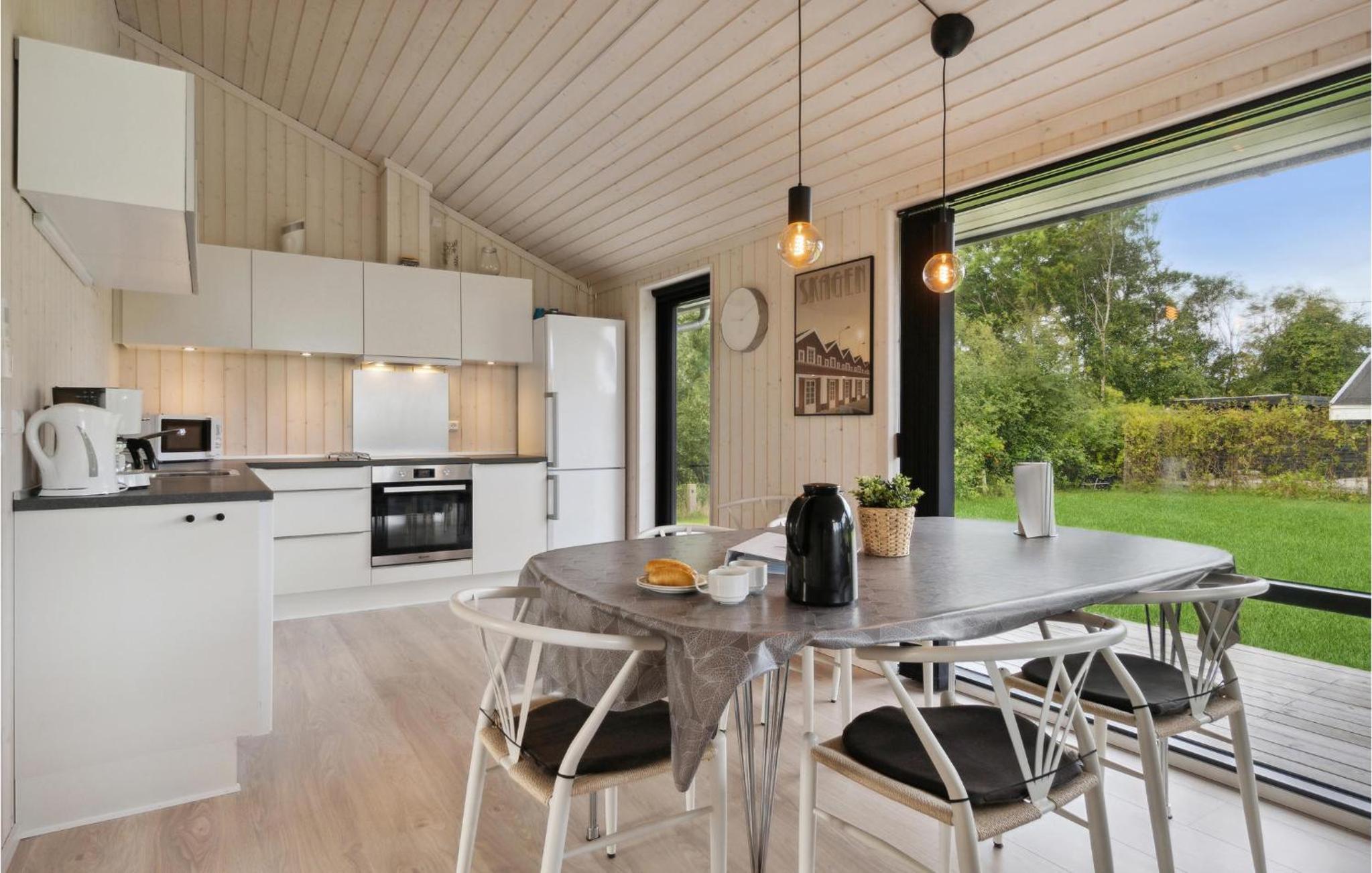 Three-Bedroom Vacation Home  photo 3
