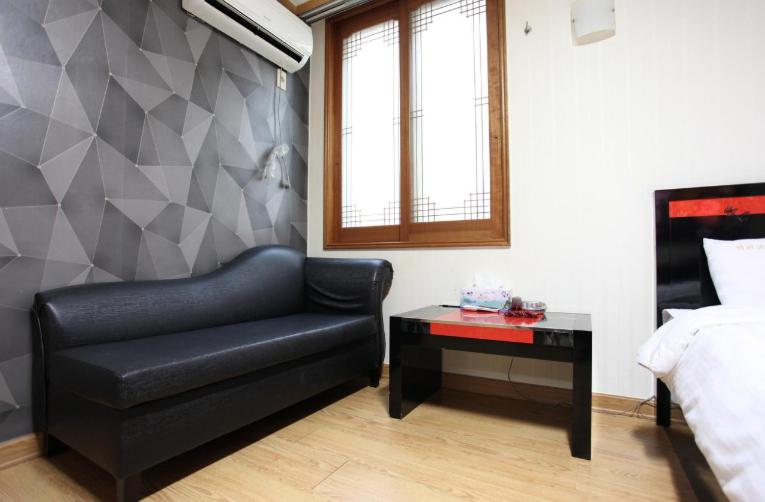 Double Room - Photo 7