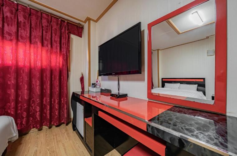 Double Room - Photo 6
