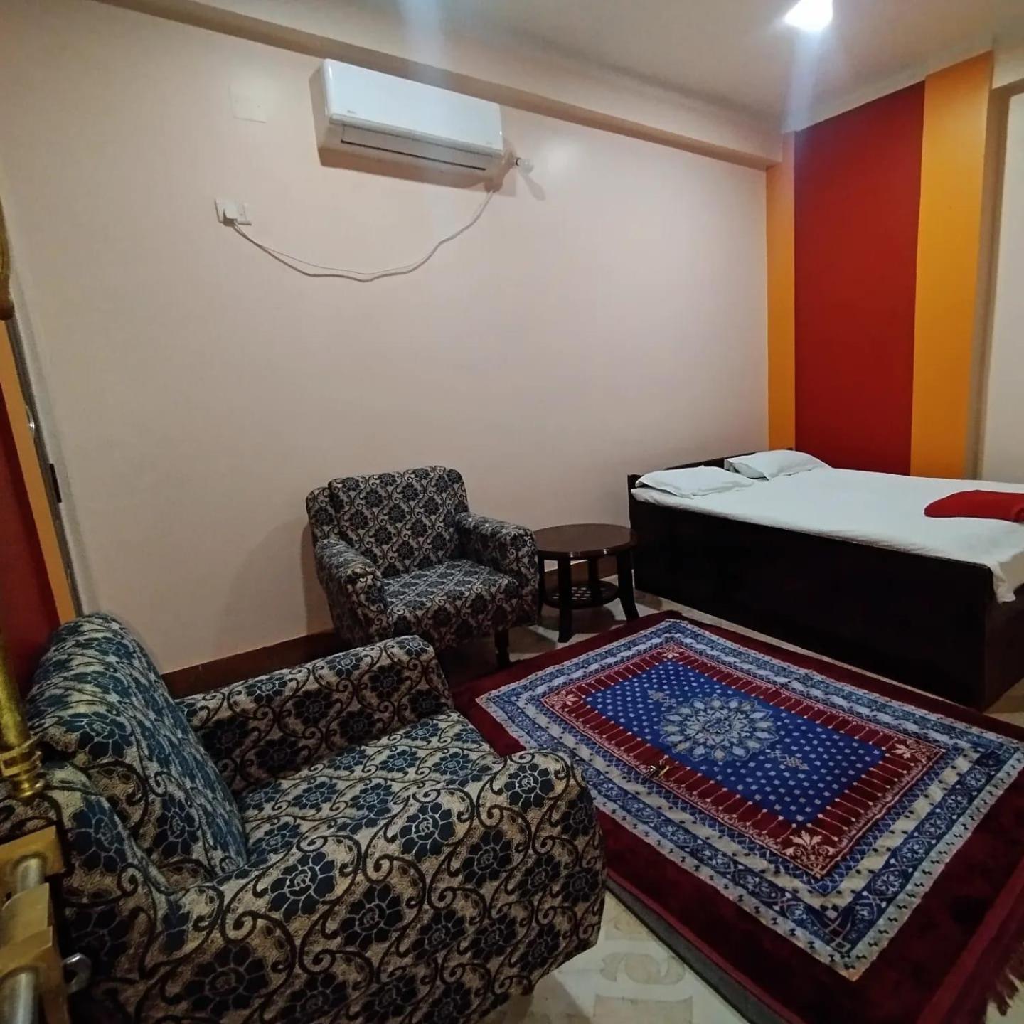 Deluxe Double Room (2 Adults + 1 Child) photo 1