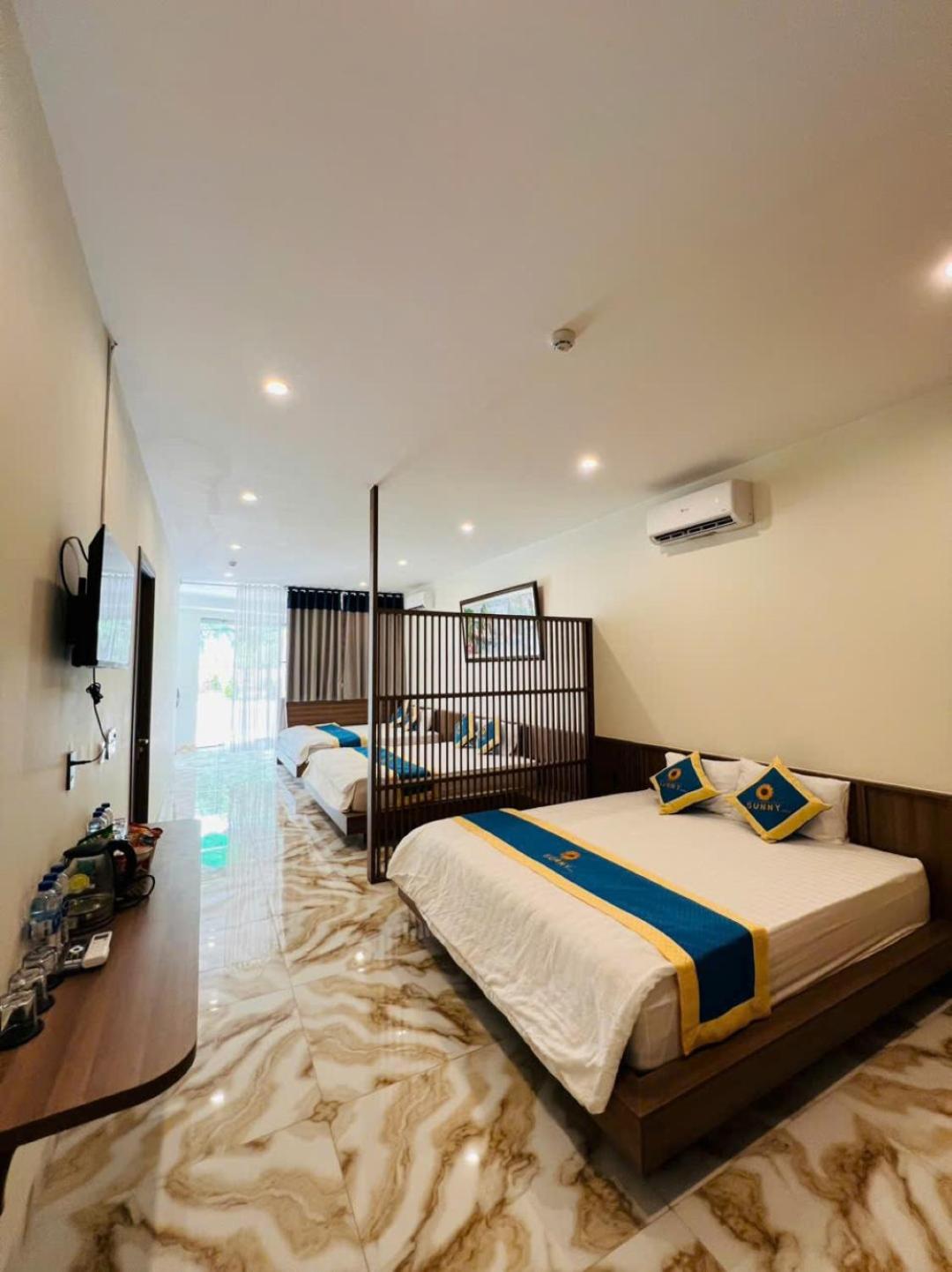 Deluxe Family Room - Photo 1
