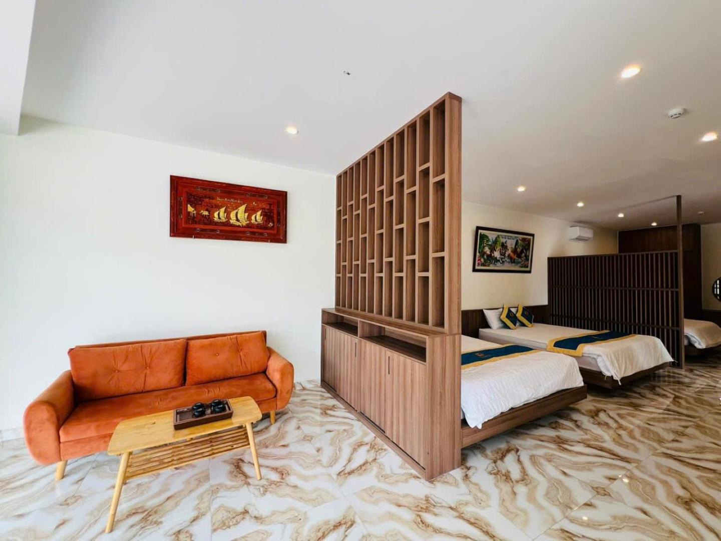 Deluxe Family Room - Photo 3