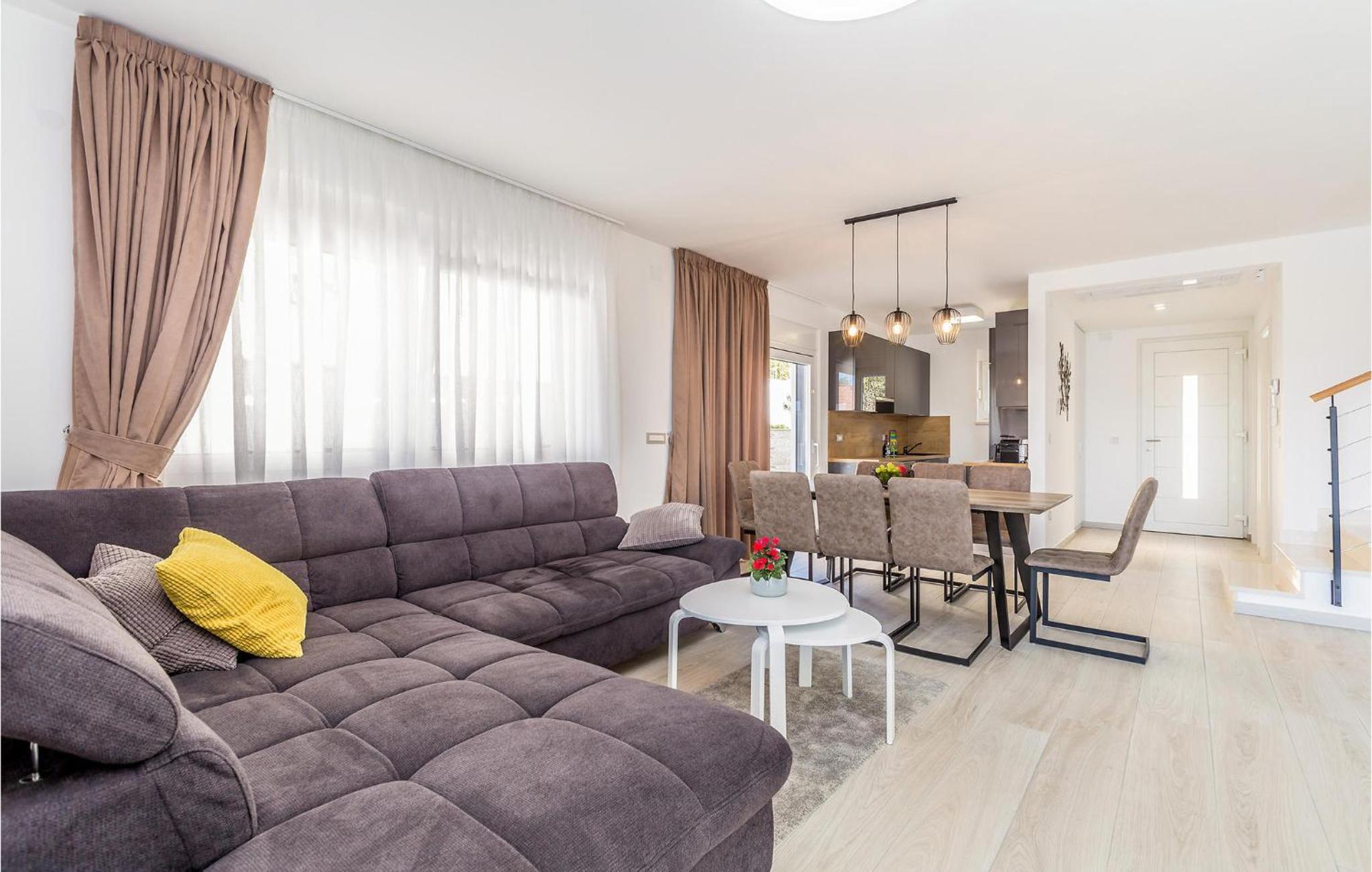Three-Bedroom Vacation Home 