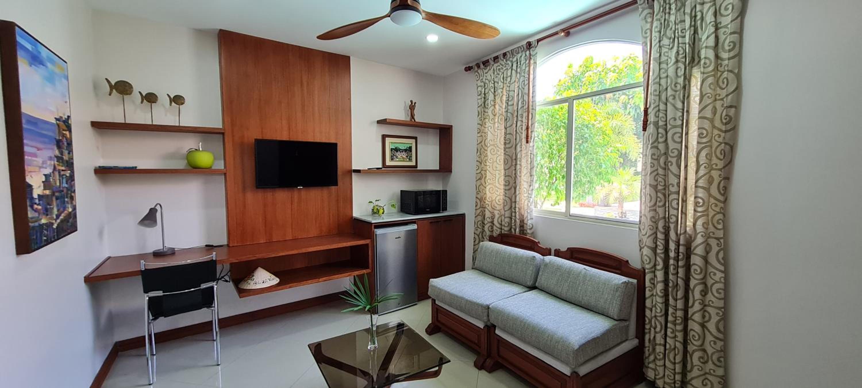 One-Bedroom Apartment photo 2
