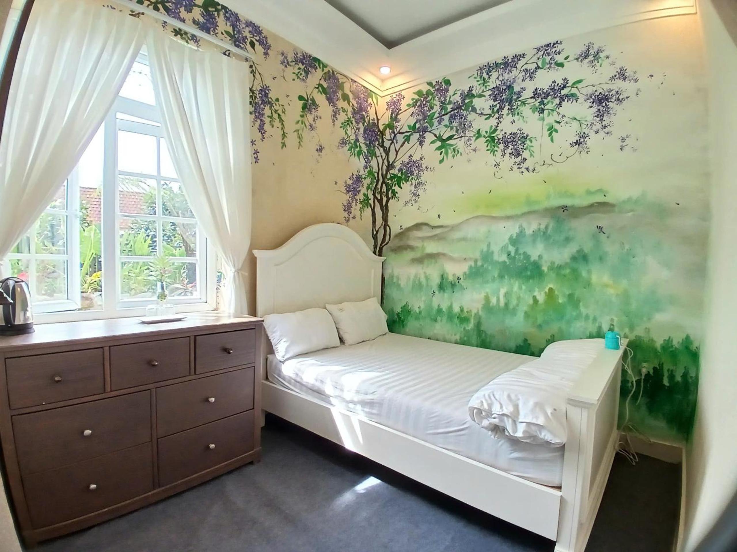 Queen Room