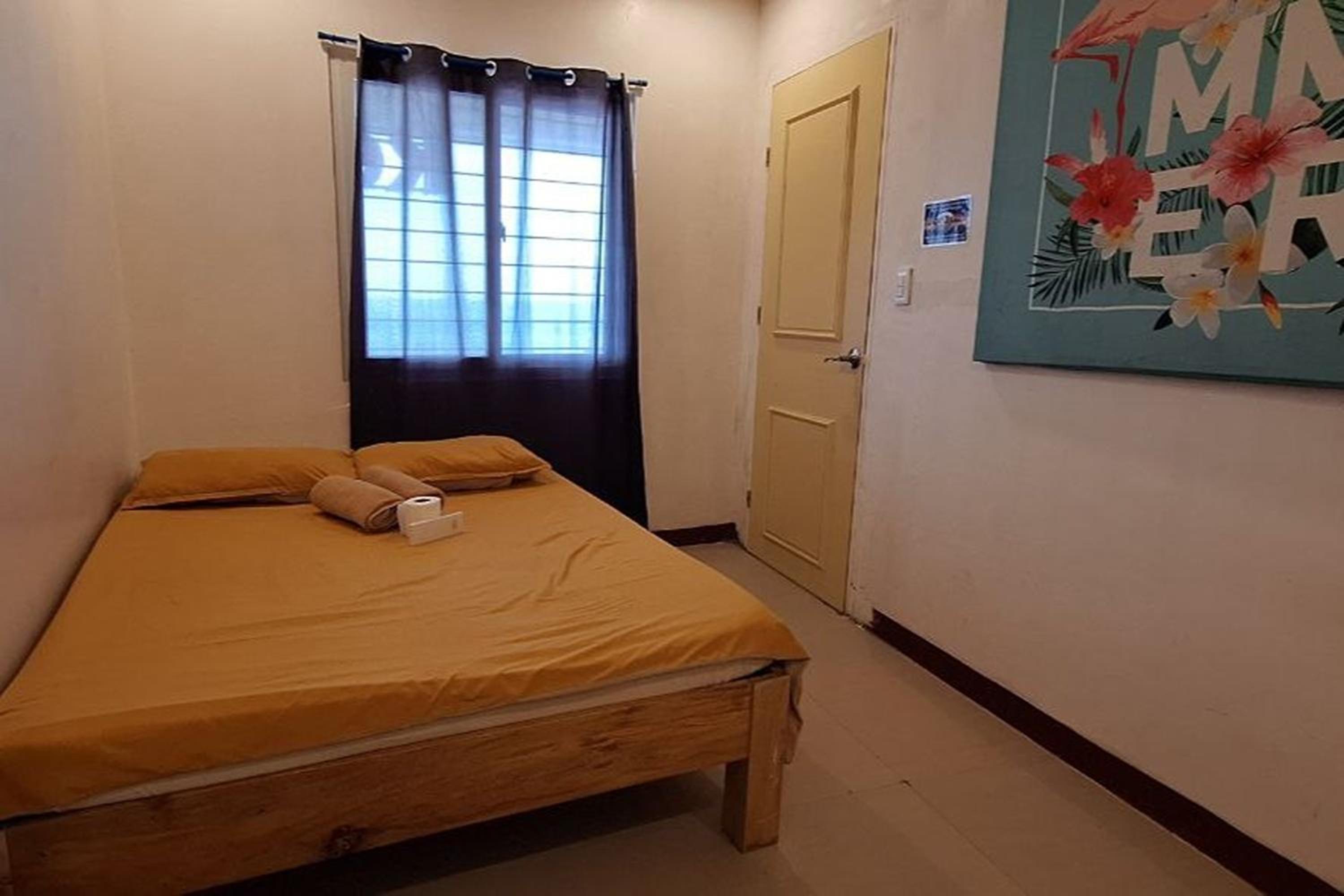 Deluxe Double Room with Side Sea View