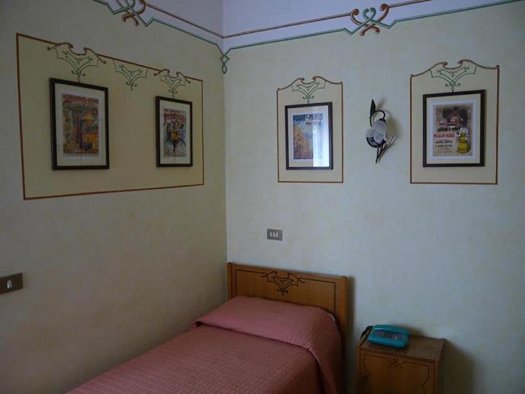 Single Room photo 1