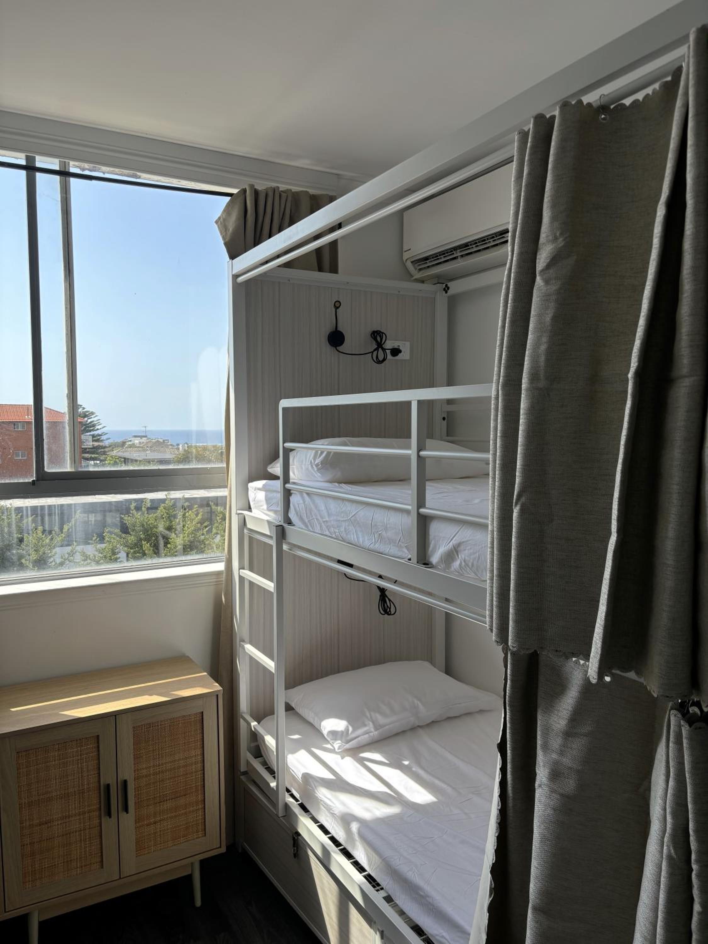 Bed in 8-Bed Female Dormitory Room (18-35 years old only)