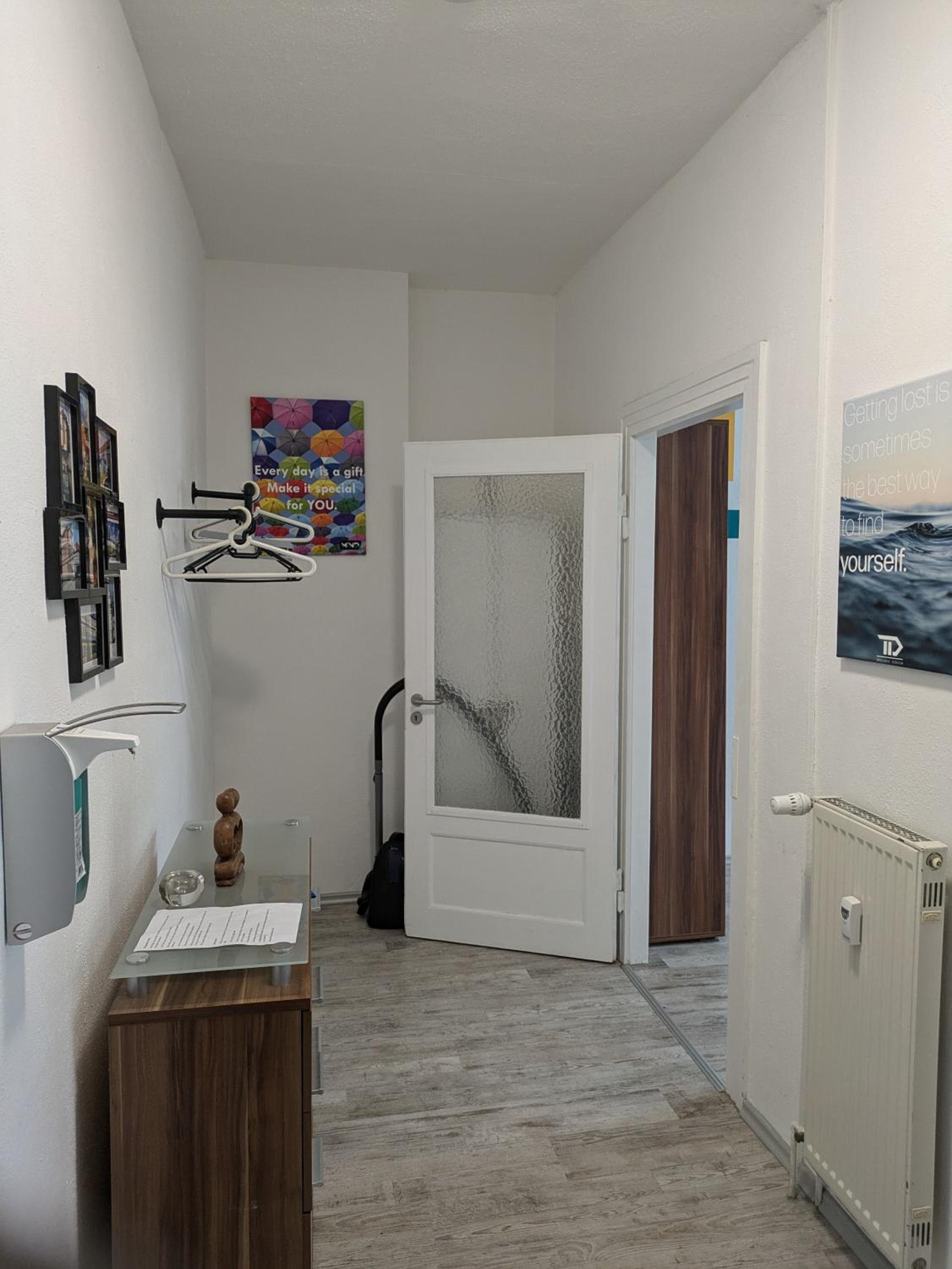 One-Bedroom Apartment - Photo 19