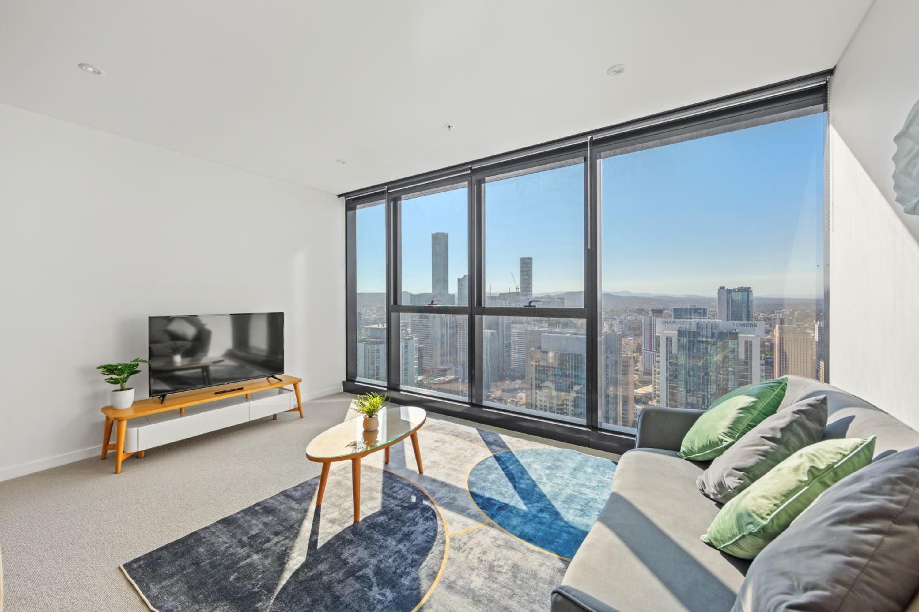 One Bedroom City View Apartment with Study