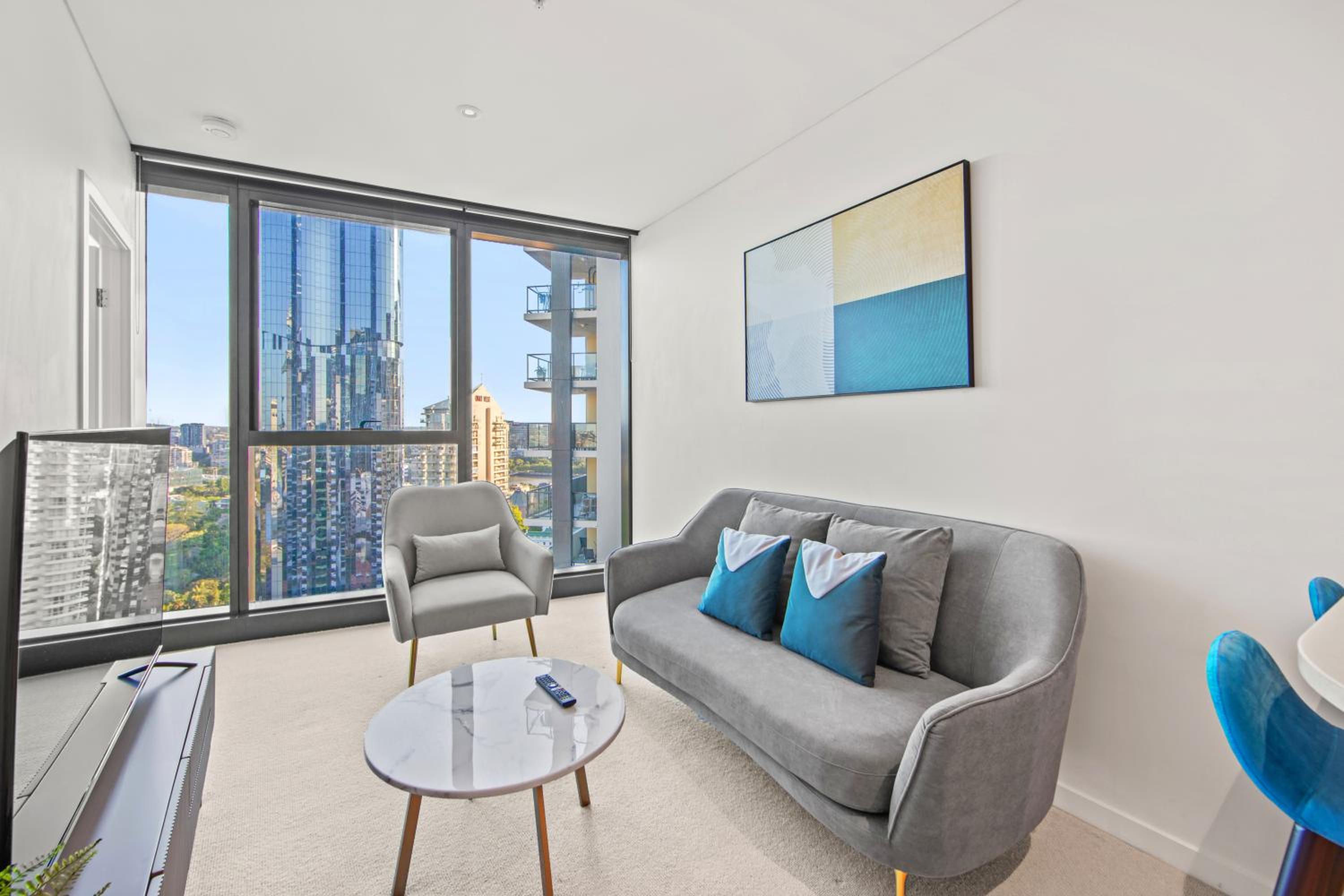 Two Bedroom One Bathroom Compact City View Apartment