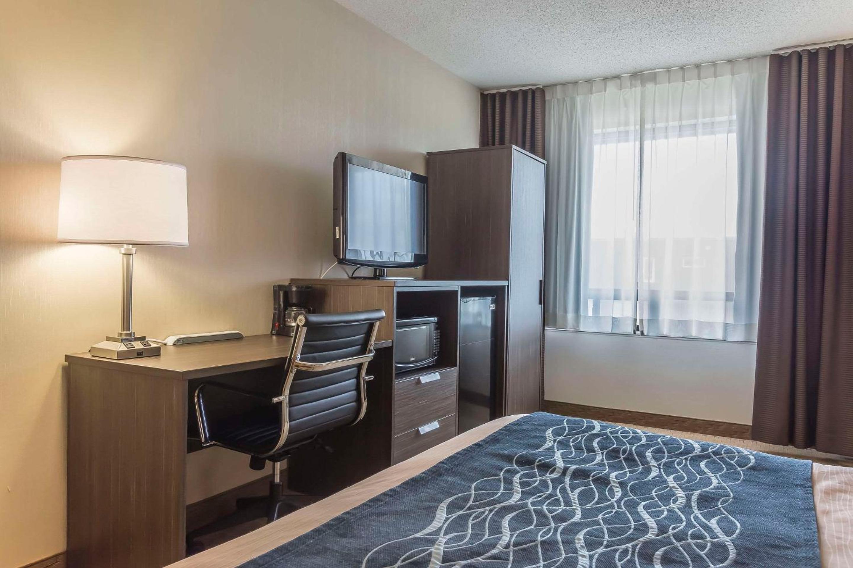 Deluxe Queen Room with Sofa Bed - Upper Floor