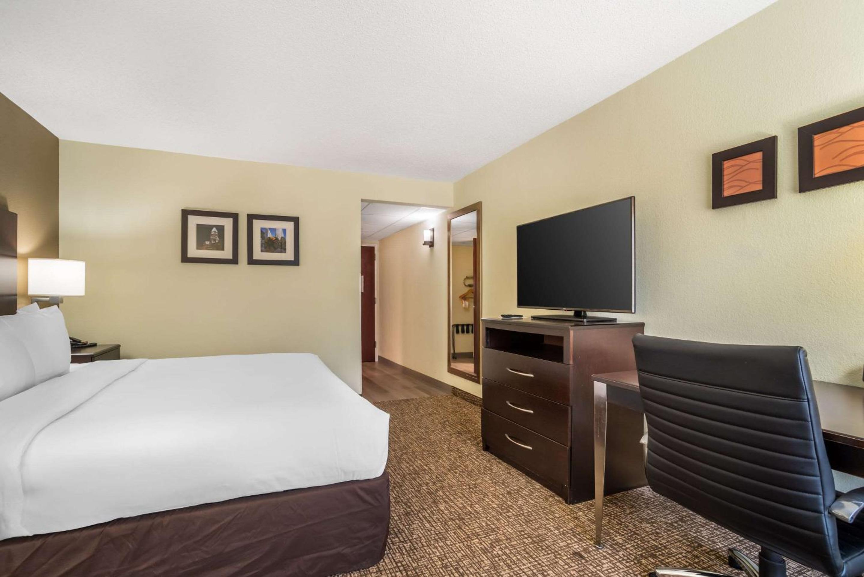 King Room - Disability Access/Non-Smoking - Photo 1