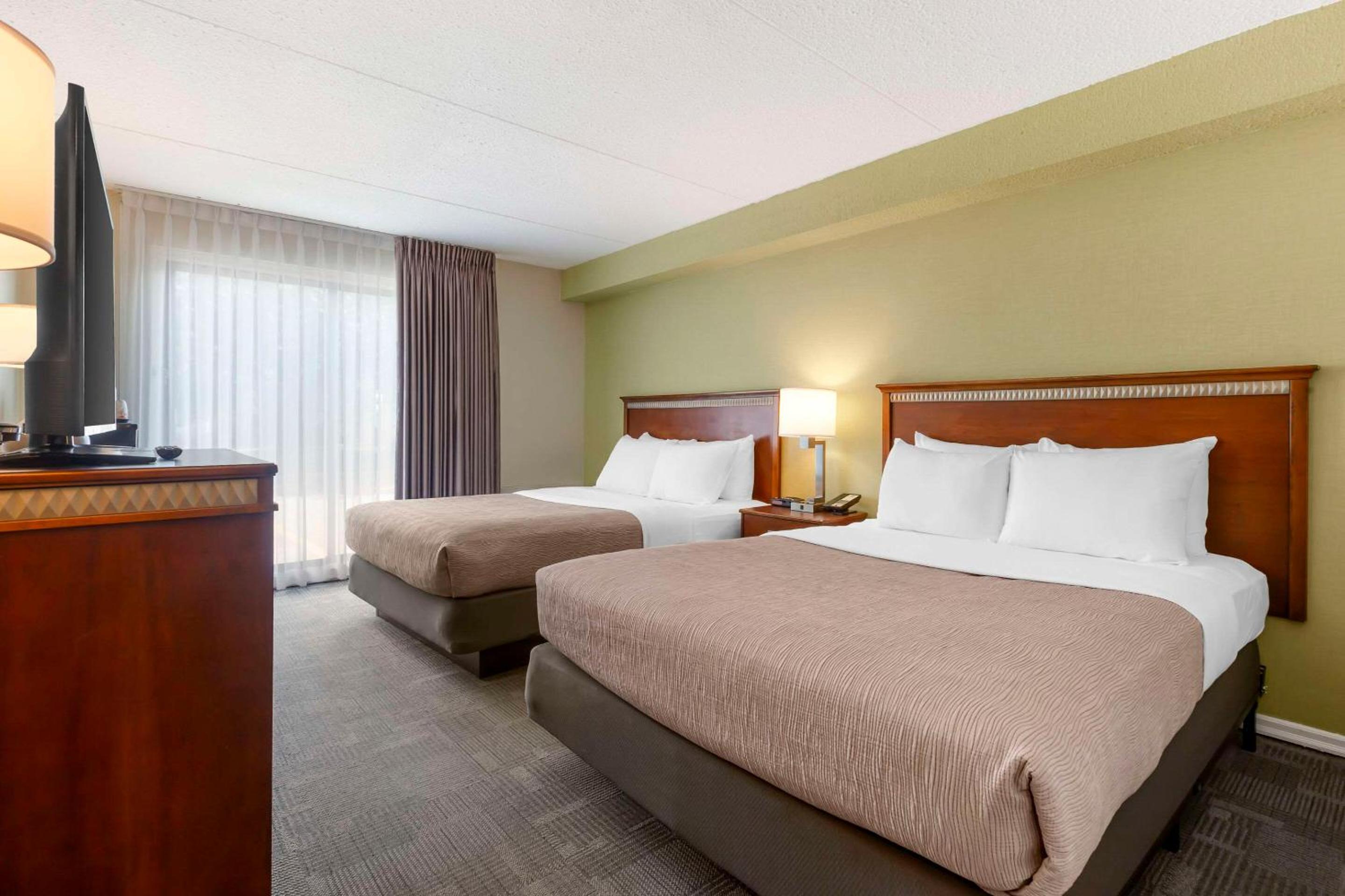 Standard Queen Room with Two Queen Beds - Non-Smoking