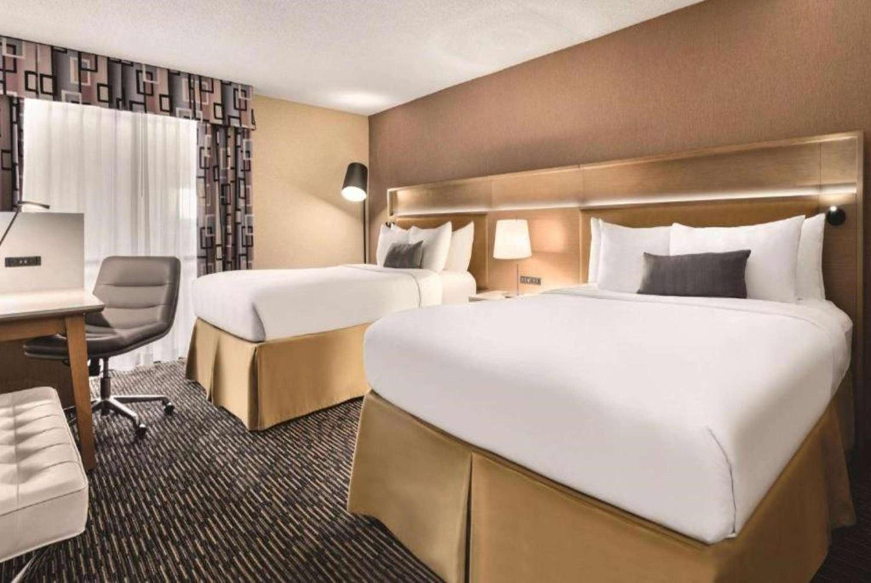 Queen Room with Two Queen Beds - Non-Smoking photo 1