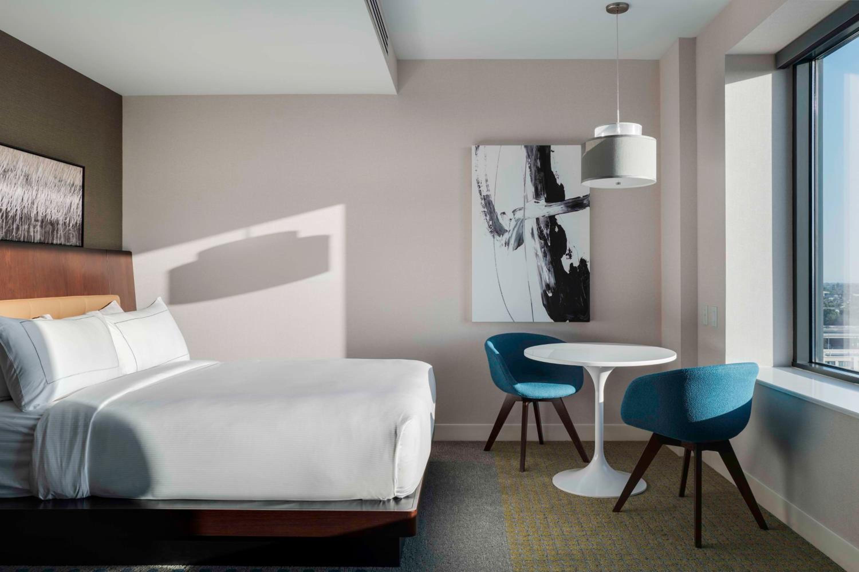 Queen Room with Two Queen Beds - Hearing Access photo 3