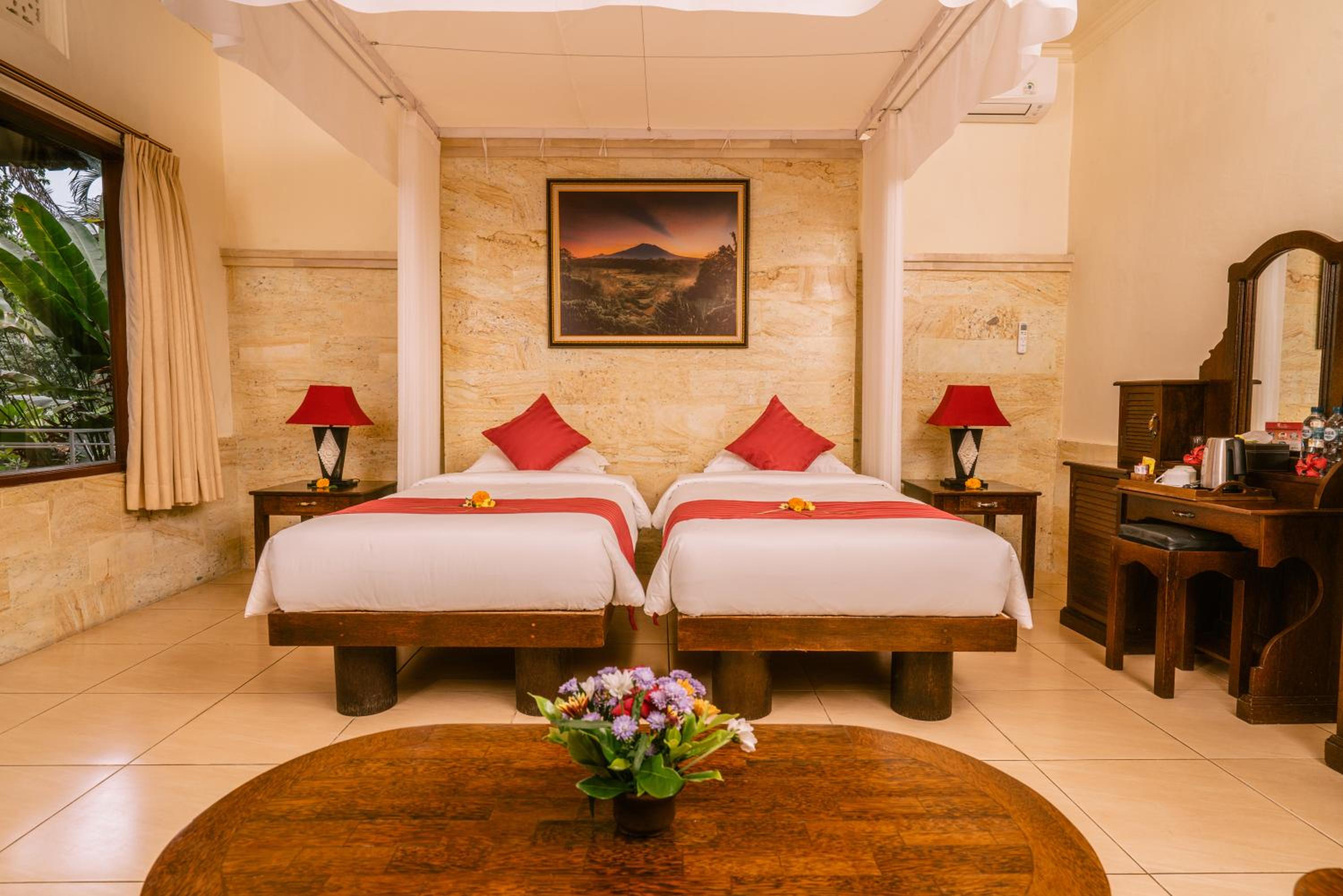 Double or Twin Room with Mountain View - Photo 17