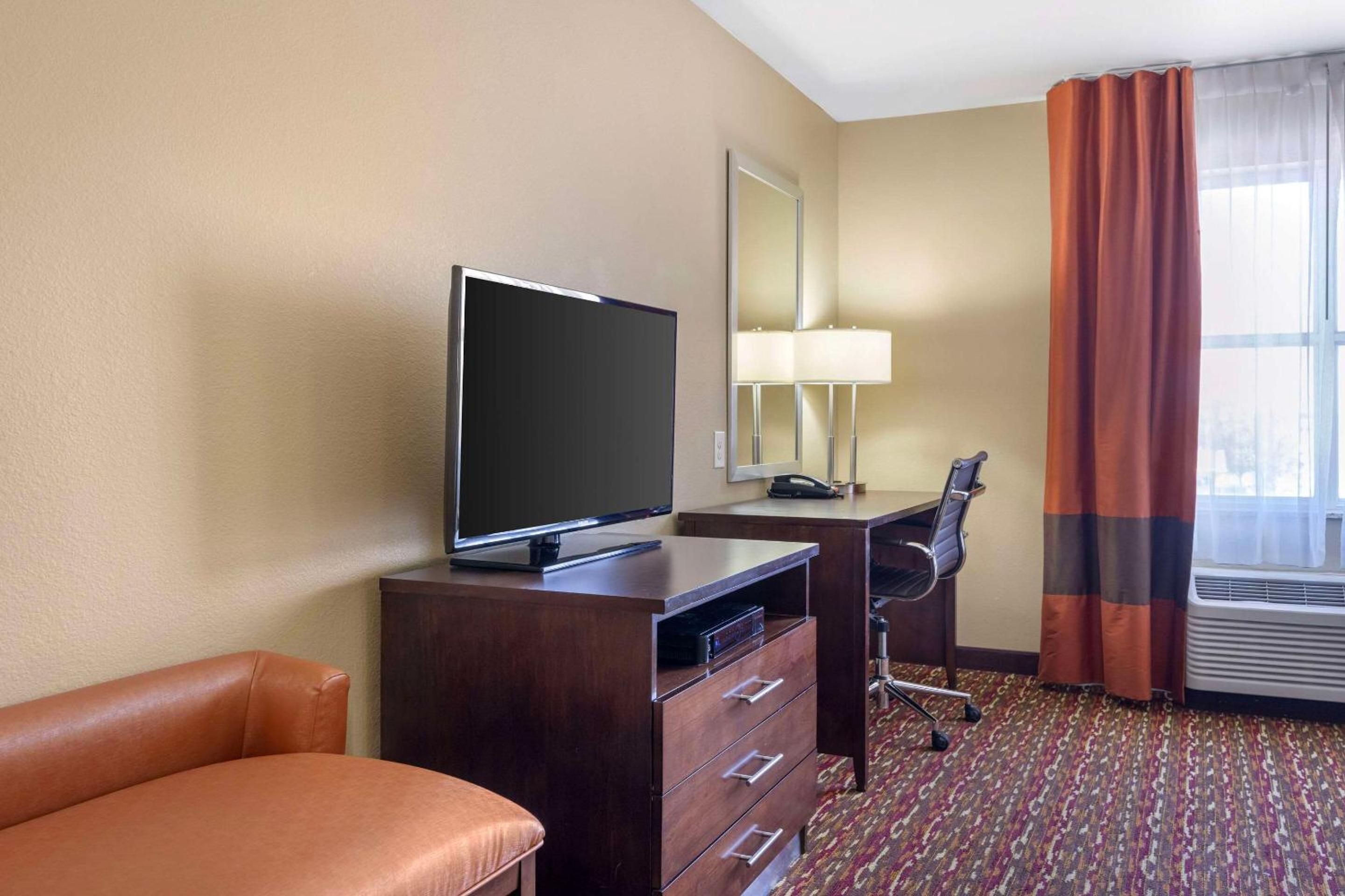King Room - Non-Smoking photo 1