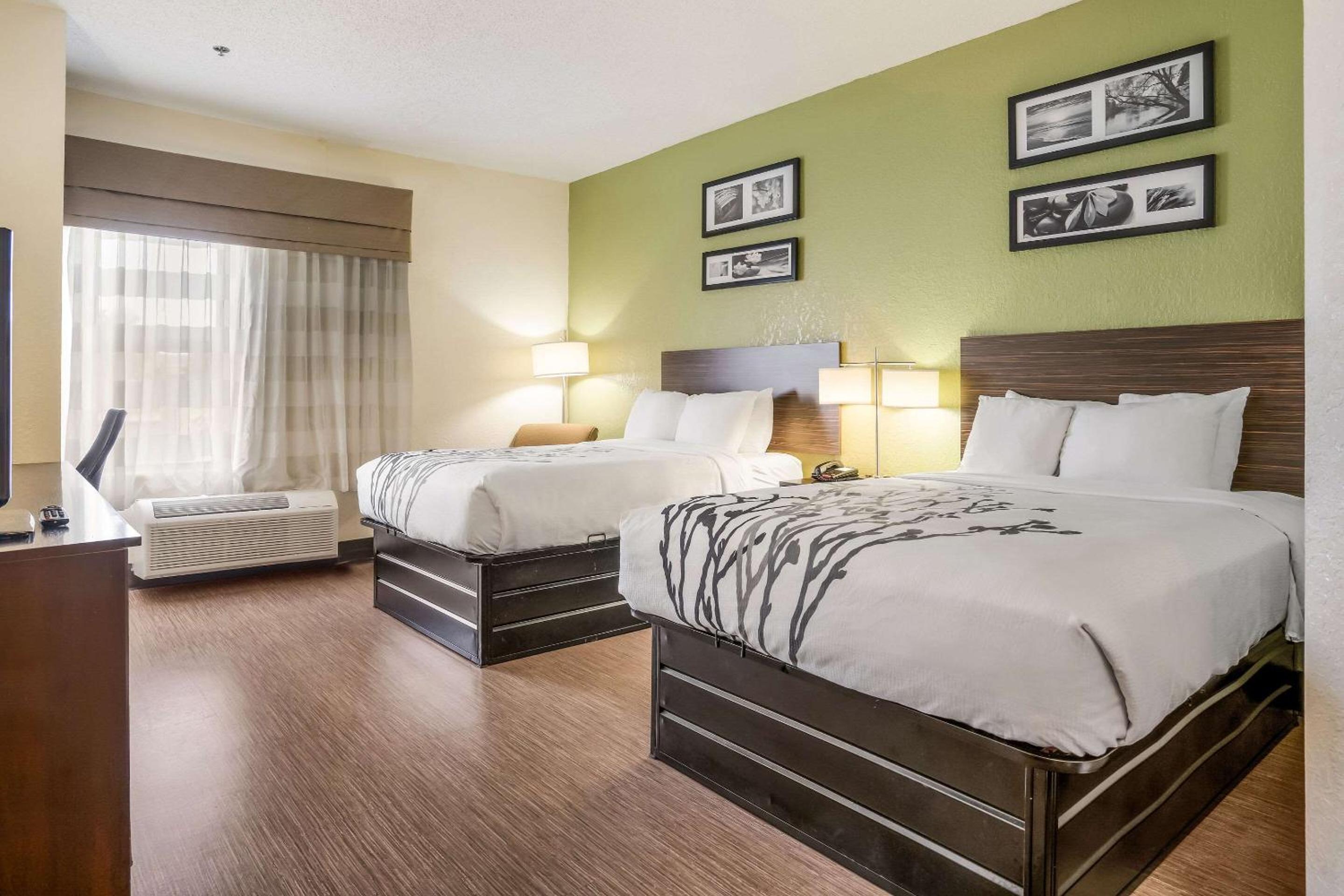Double Room with Two Double Beds - Non-Smoking - Photo 3