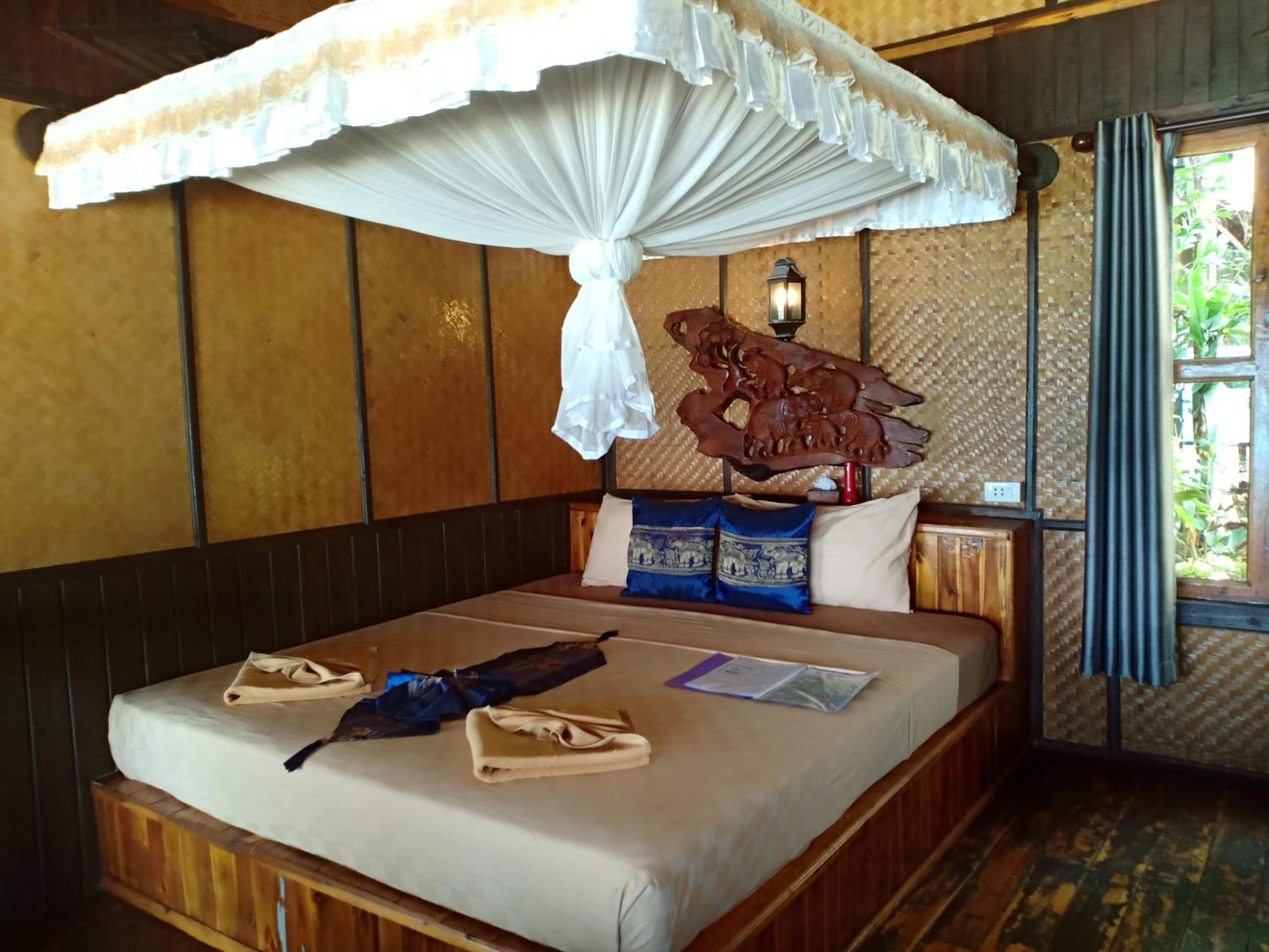 Beach Front Bungalow - Fan Room - Photo 13